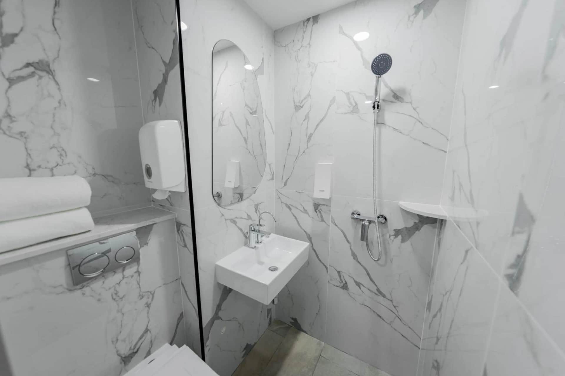 Hotel 81 Palace