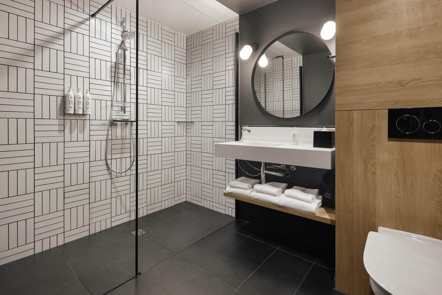Moxy Nice
