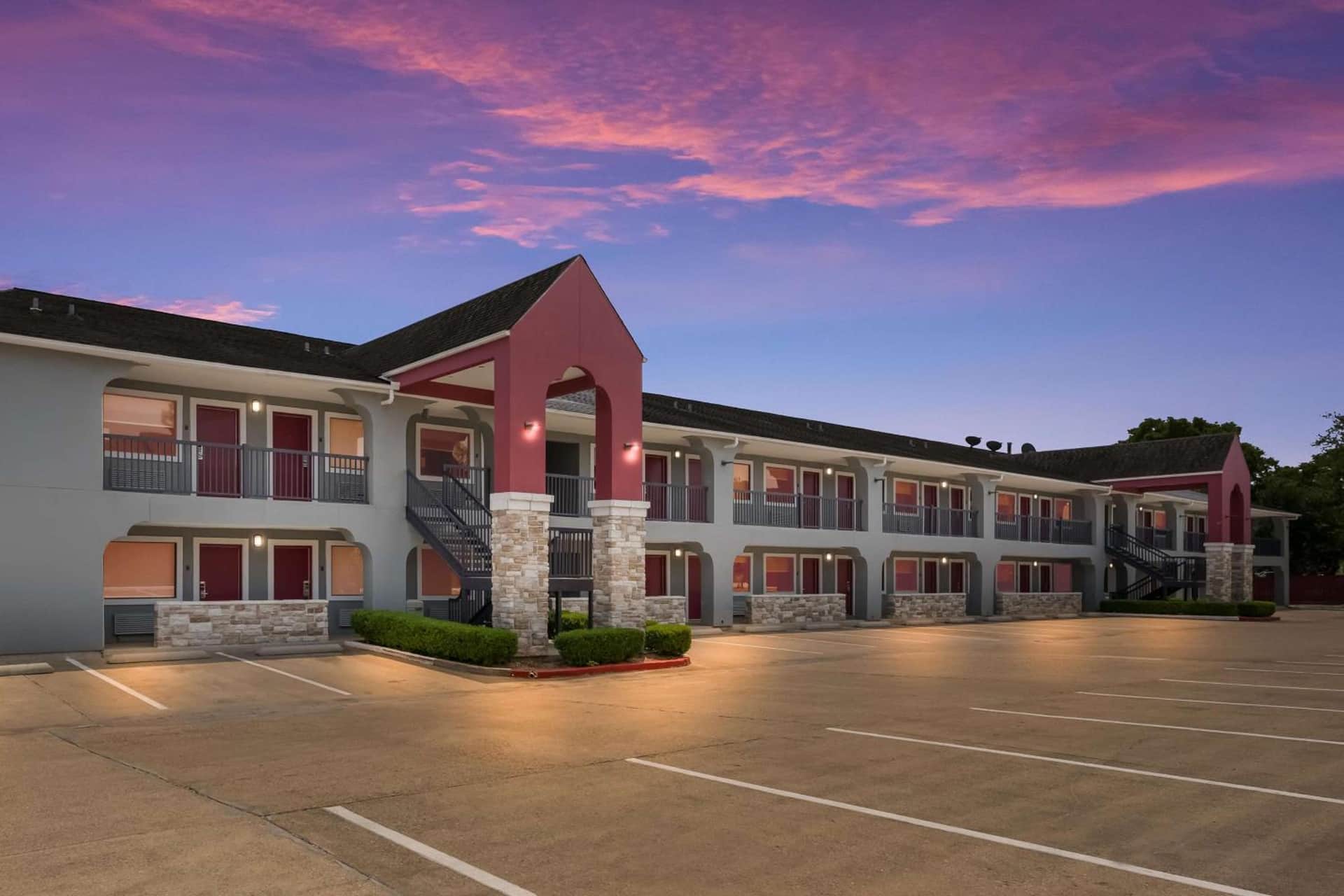 Huntsville Inn & Suites
