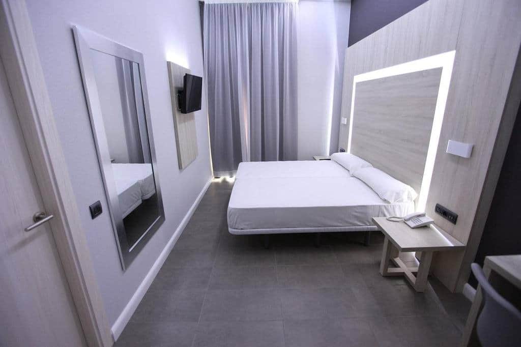 Hostal Plaza Goya  Bcn