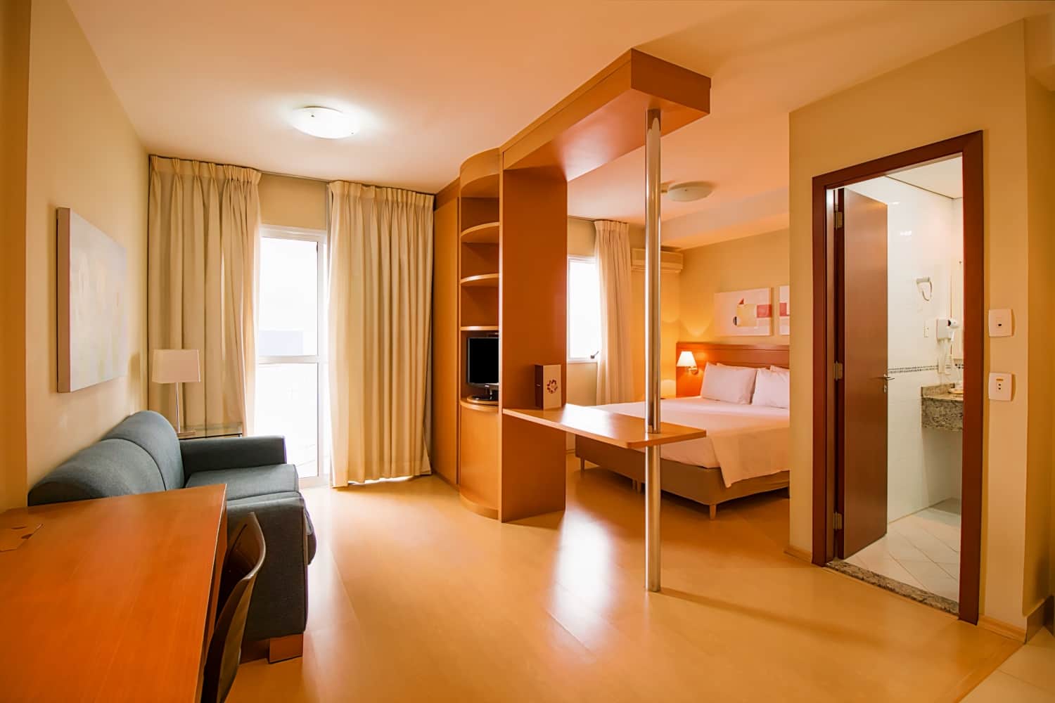 Hotel the Premium