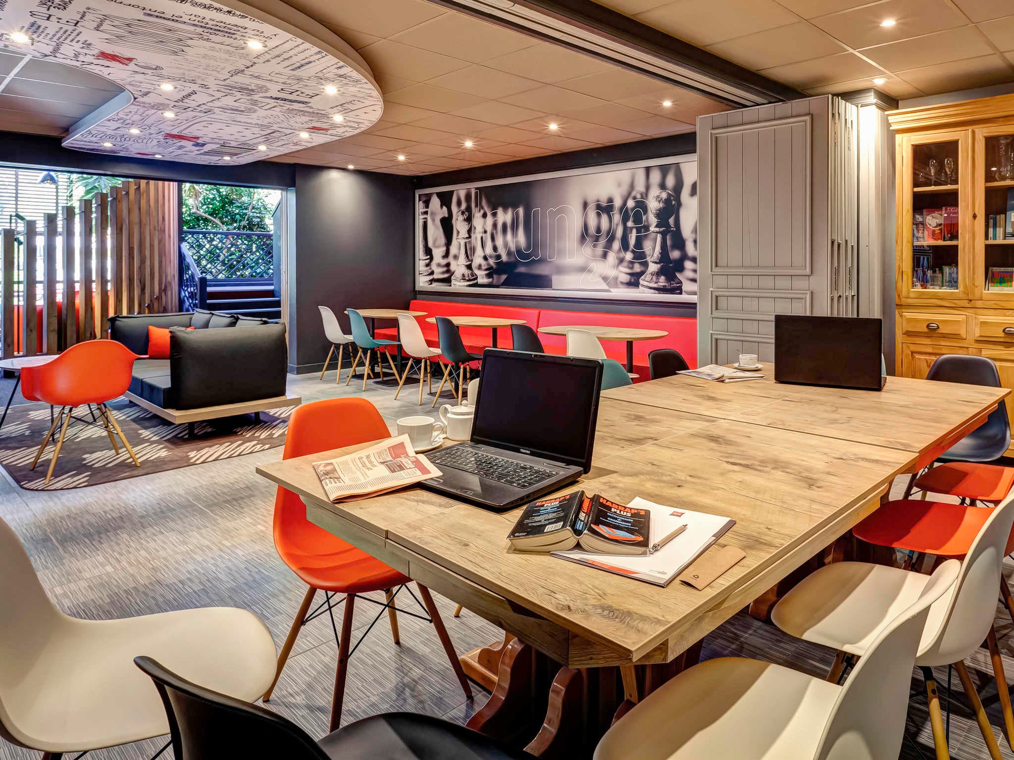 ibis Lyon North