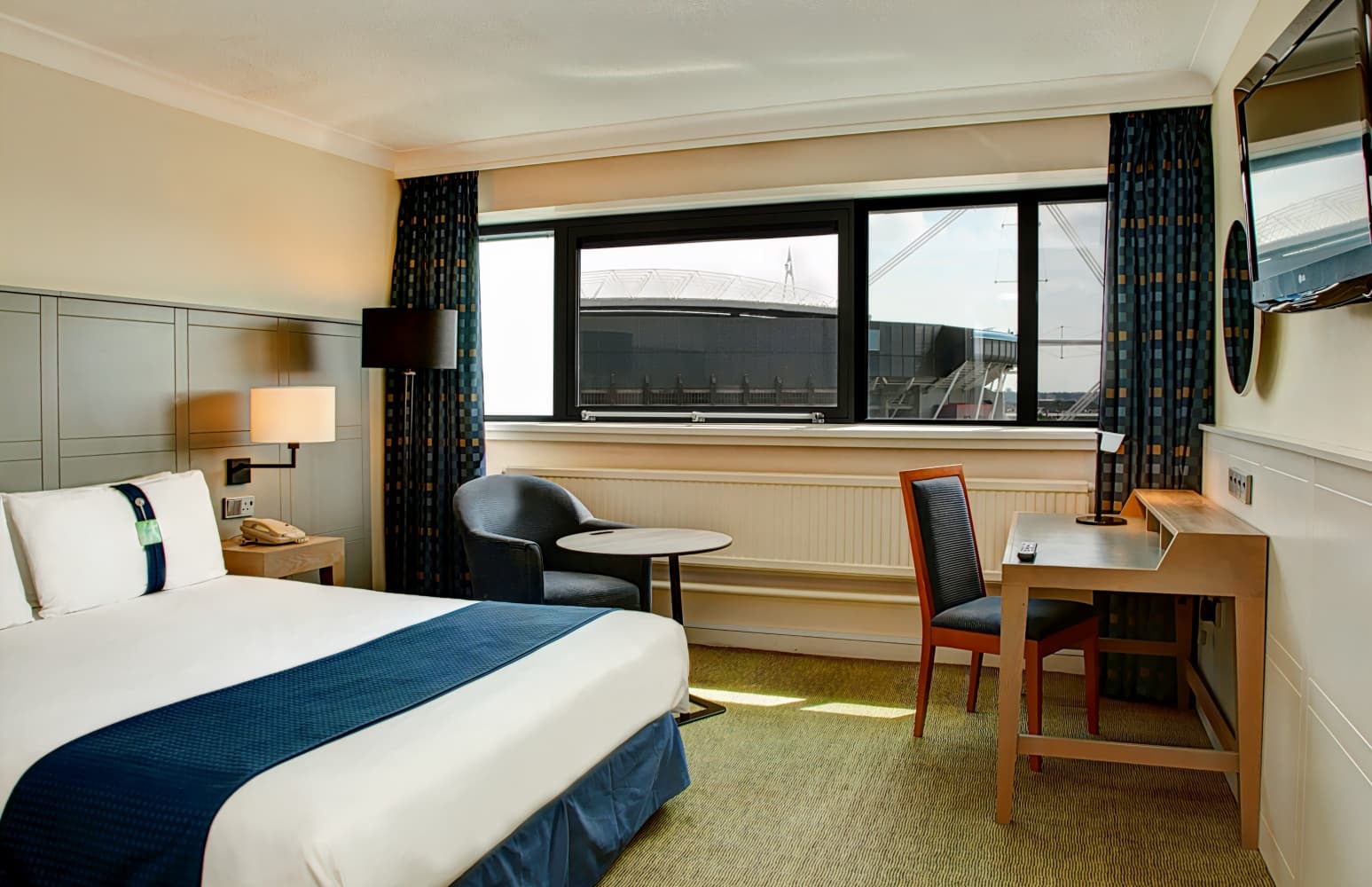 Holiday Inn Cardiff City