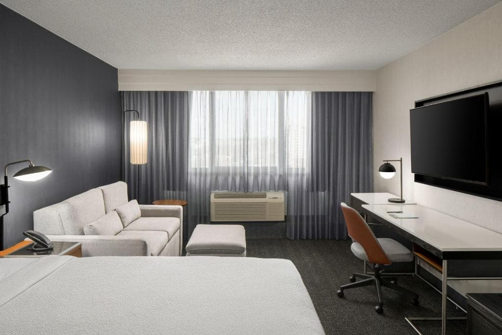 Courtyard New Haven at Yale