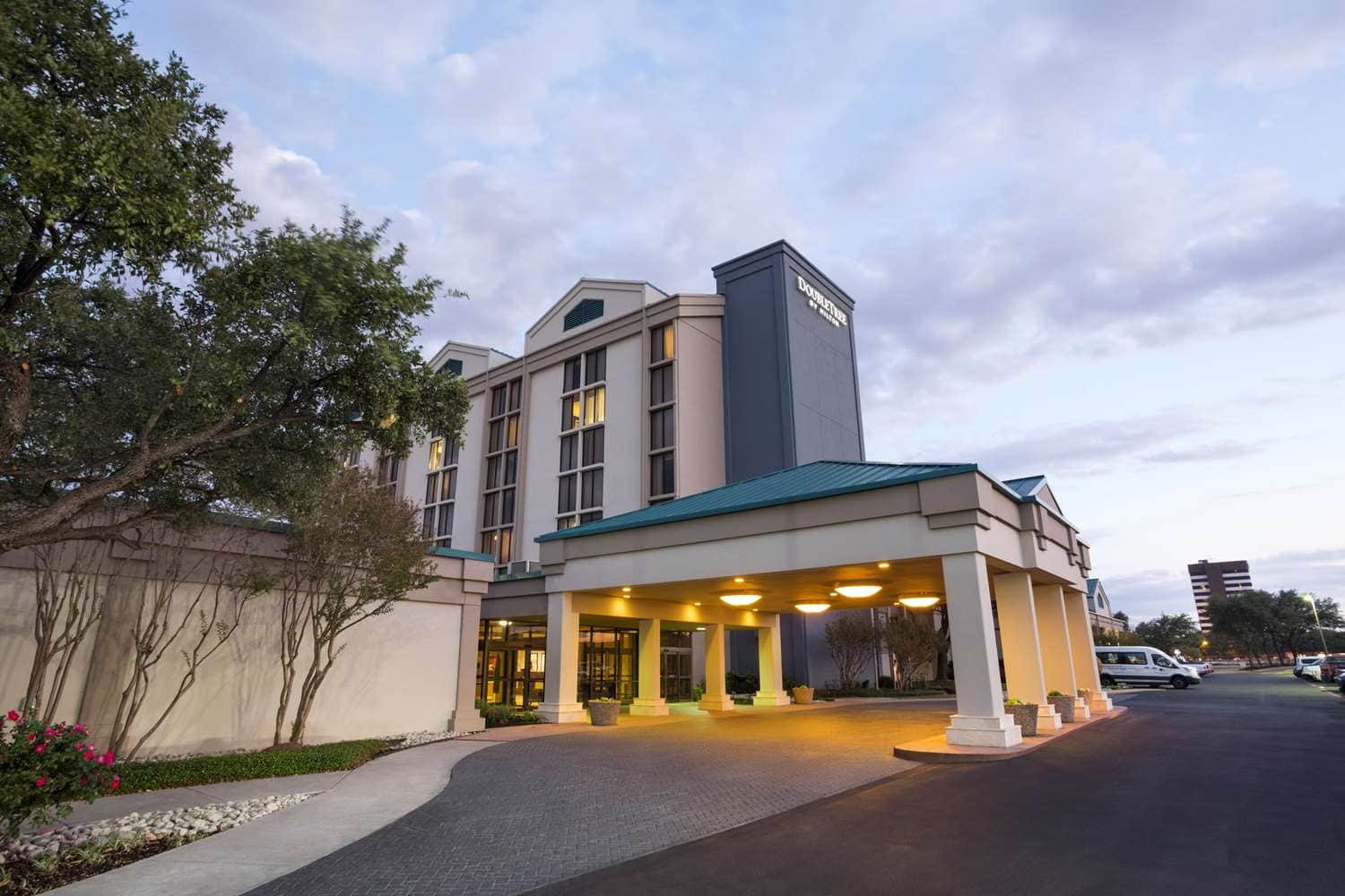 DoubleTree by Hilton Hotel Dallas - DFW Airport North