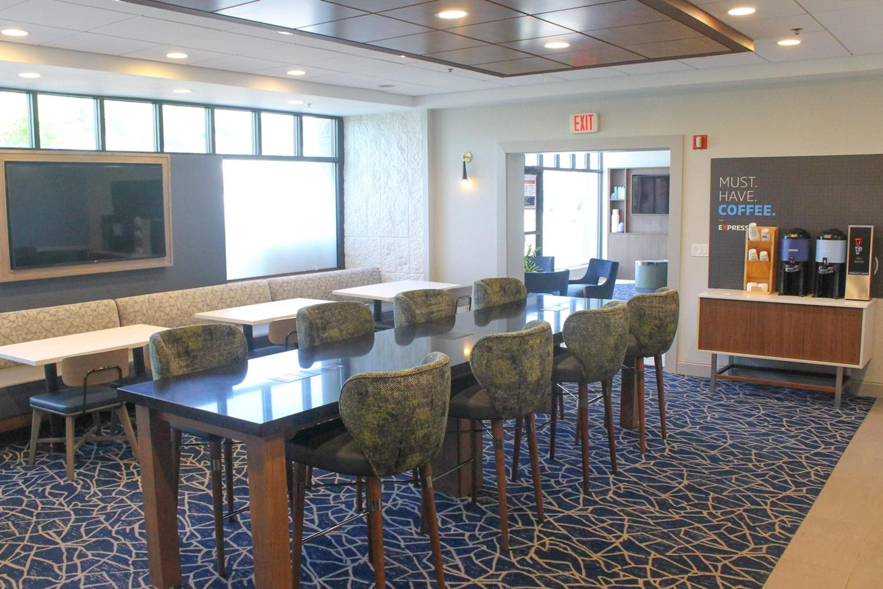 Holiday Inn Express & Suites Boston - Cambridge