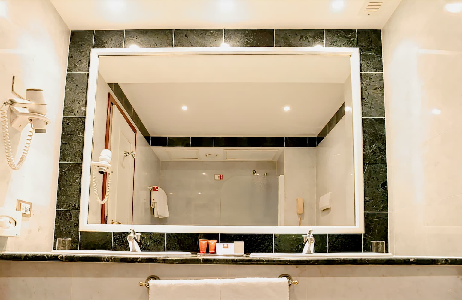 Leonardo Hotel Milan City Center