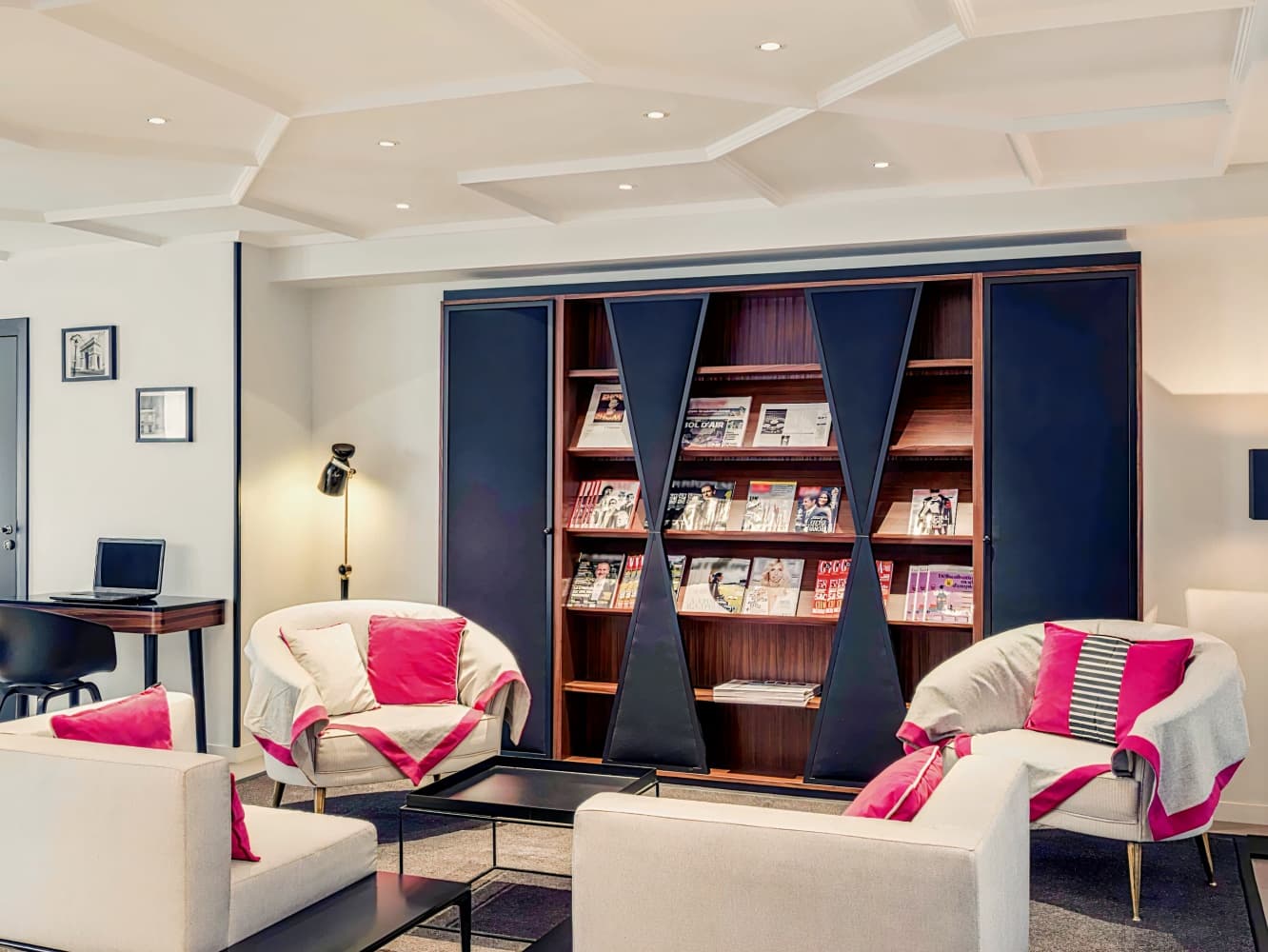 Mercure Paris Arc de Triomphe Wagram Hotel