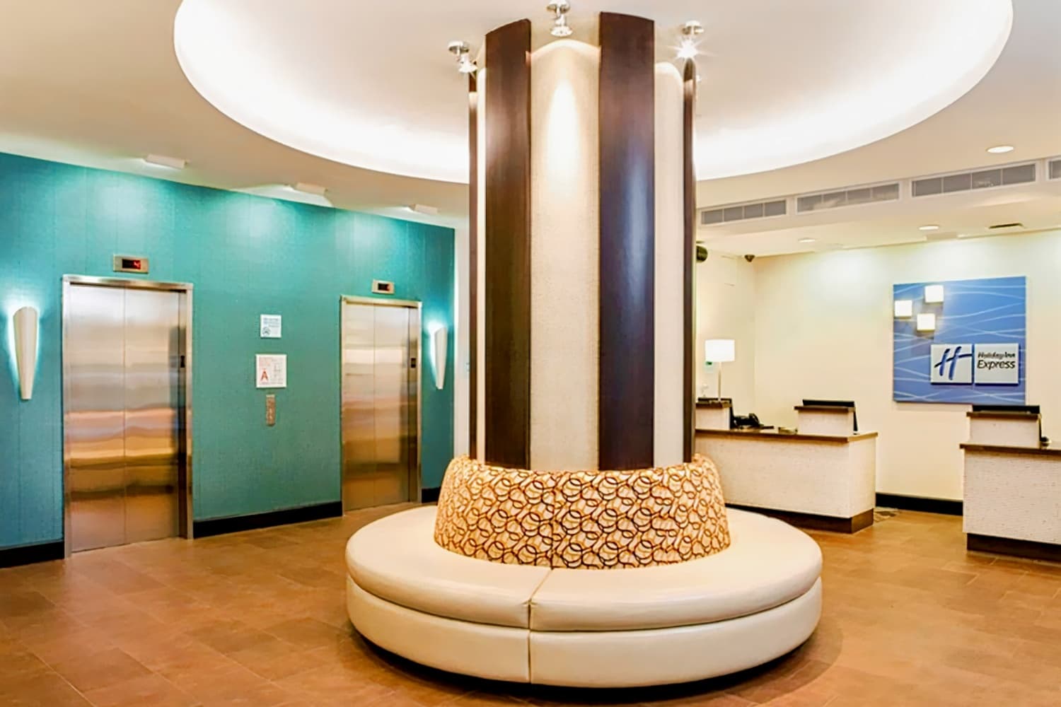 Holiday Inn Express Times Square South