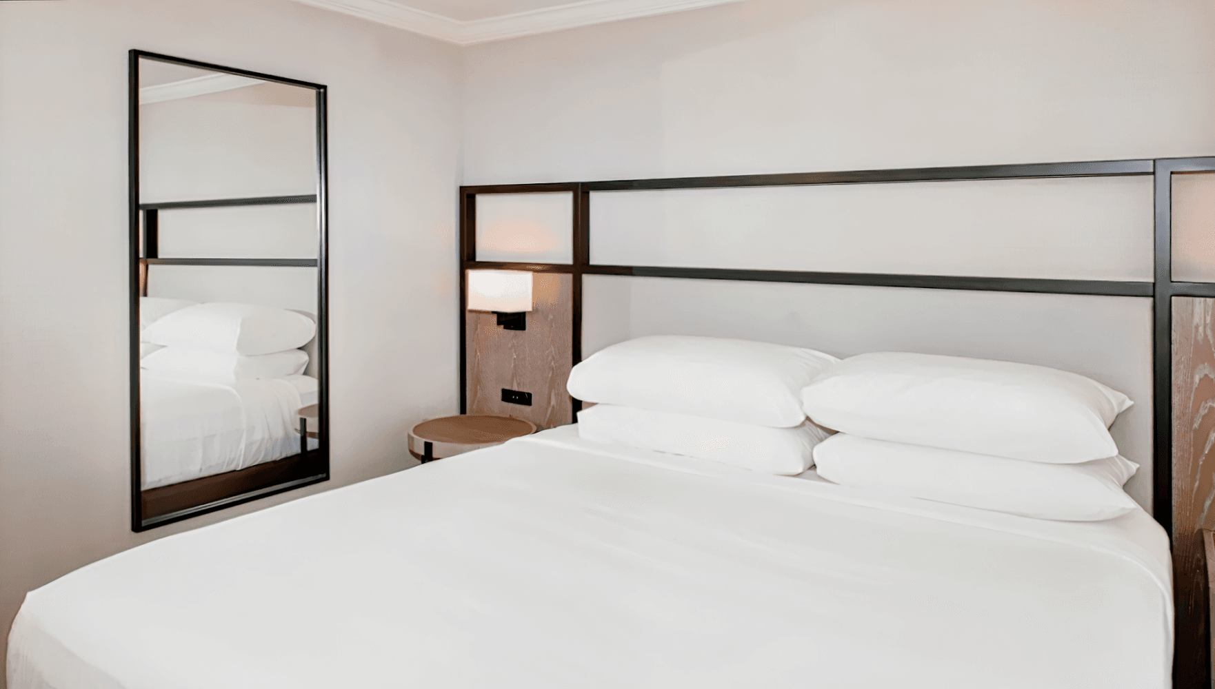 Holiday Inn Baltimore Inner Harbor