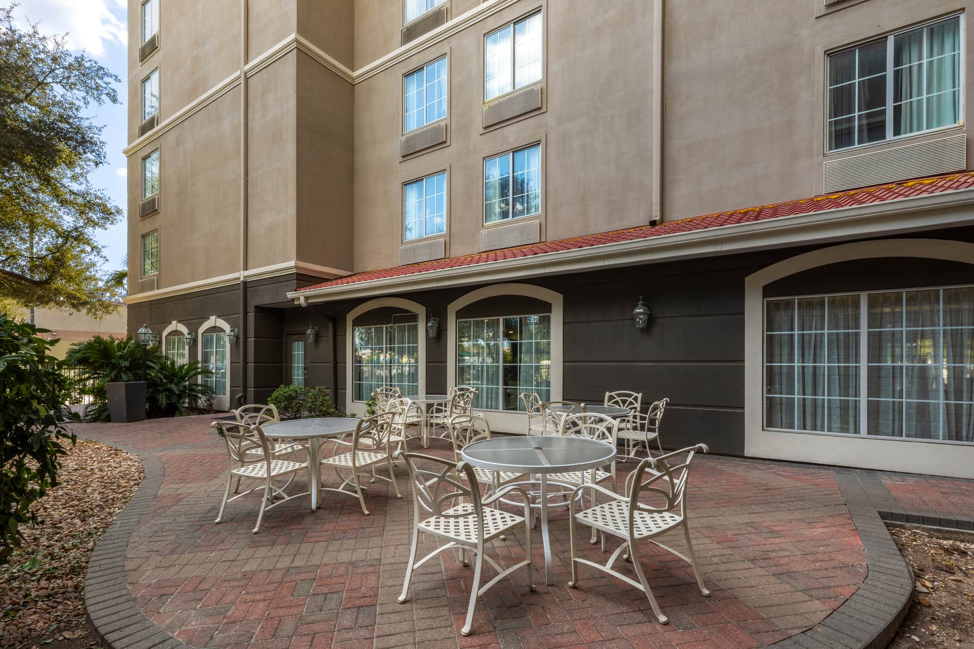 La Quinta Inn & Suites by Wyndham San Antonio Airport