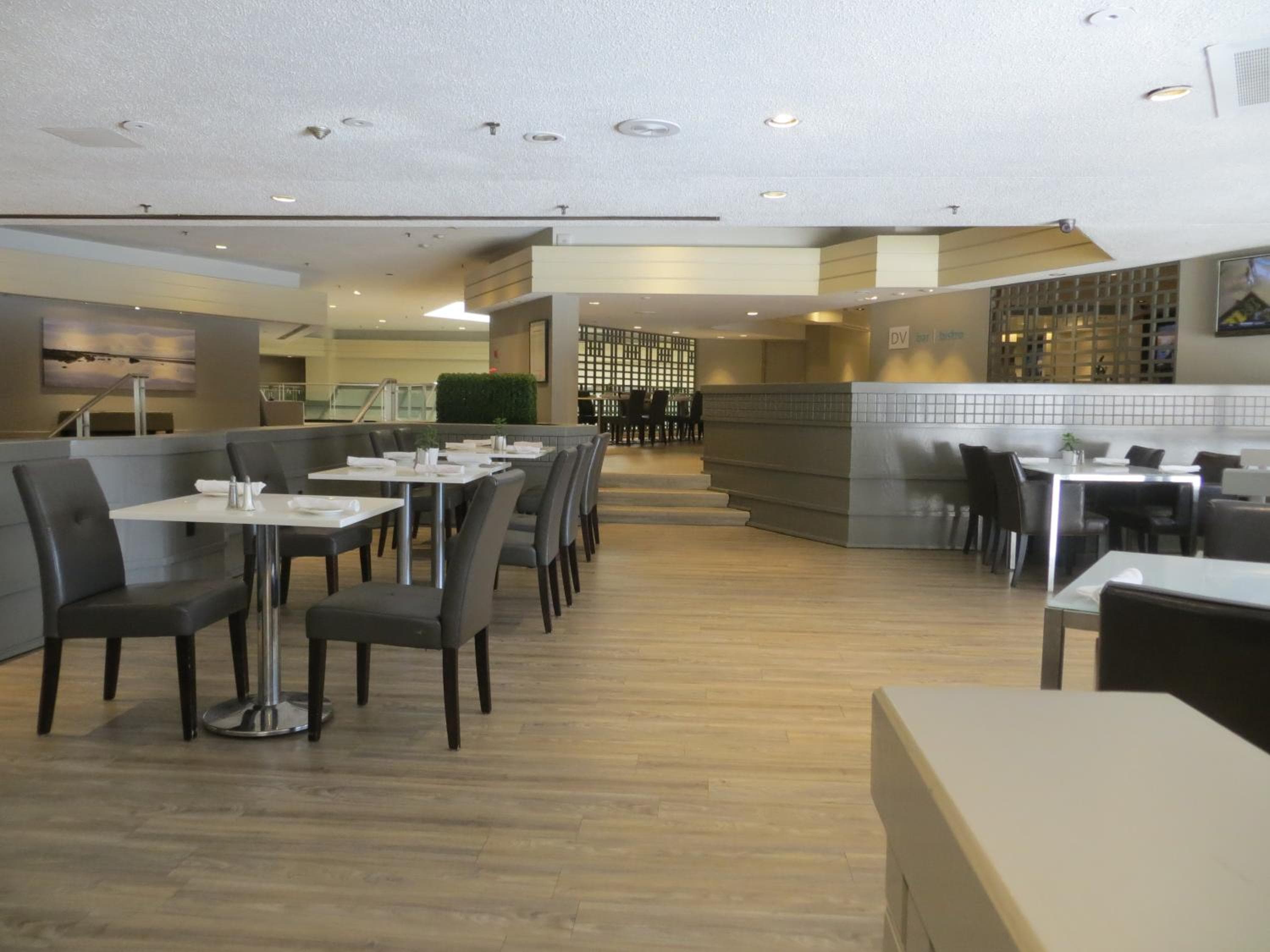 Toronto Don Valley Hotel & Suites