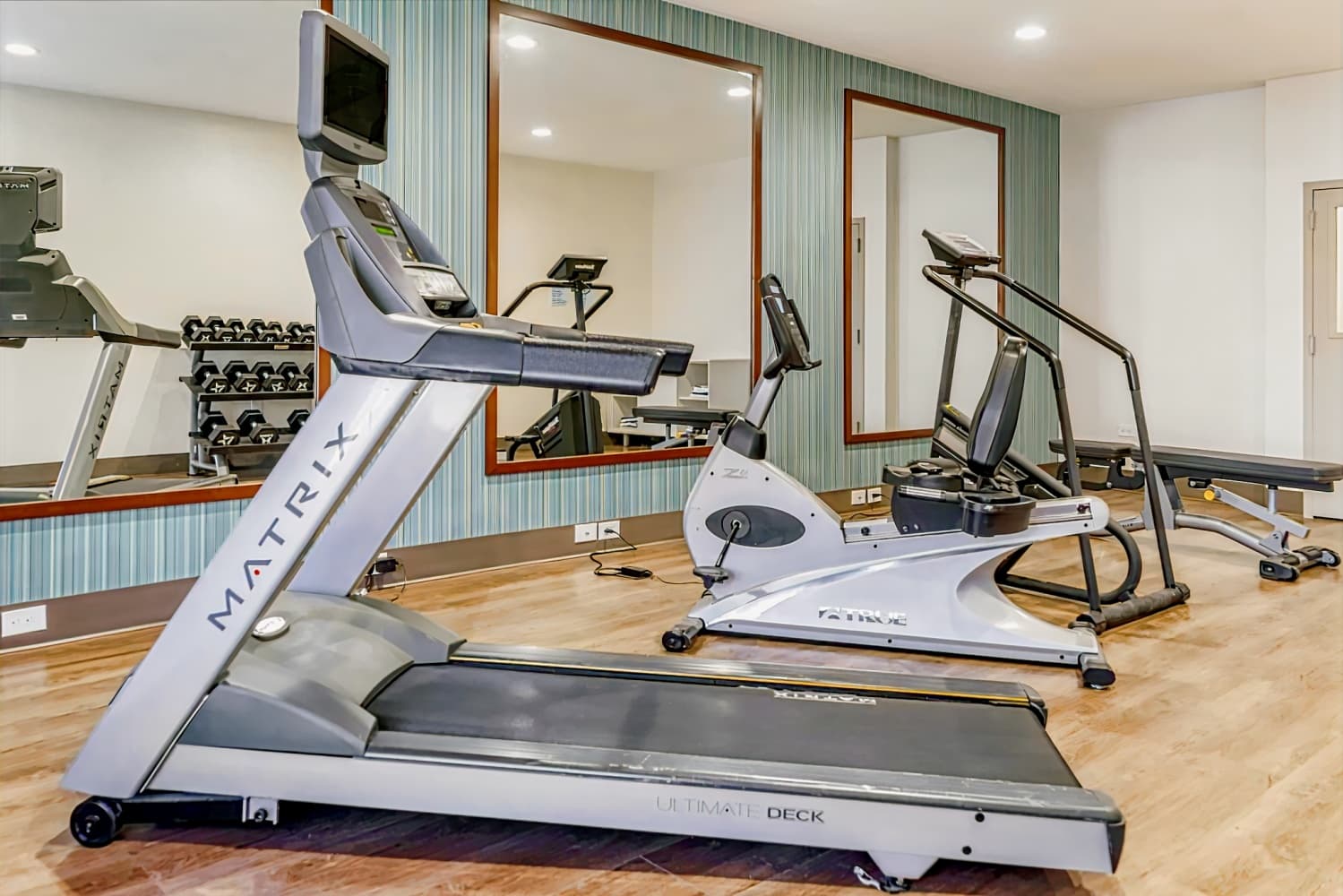 Holiday Inn Express & Suites Albuquerque Midtown