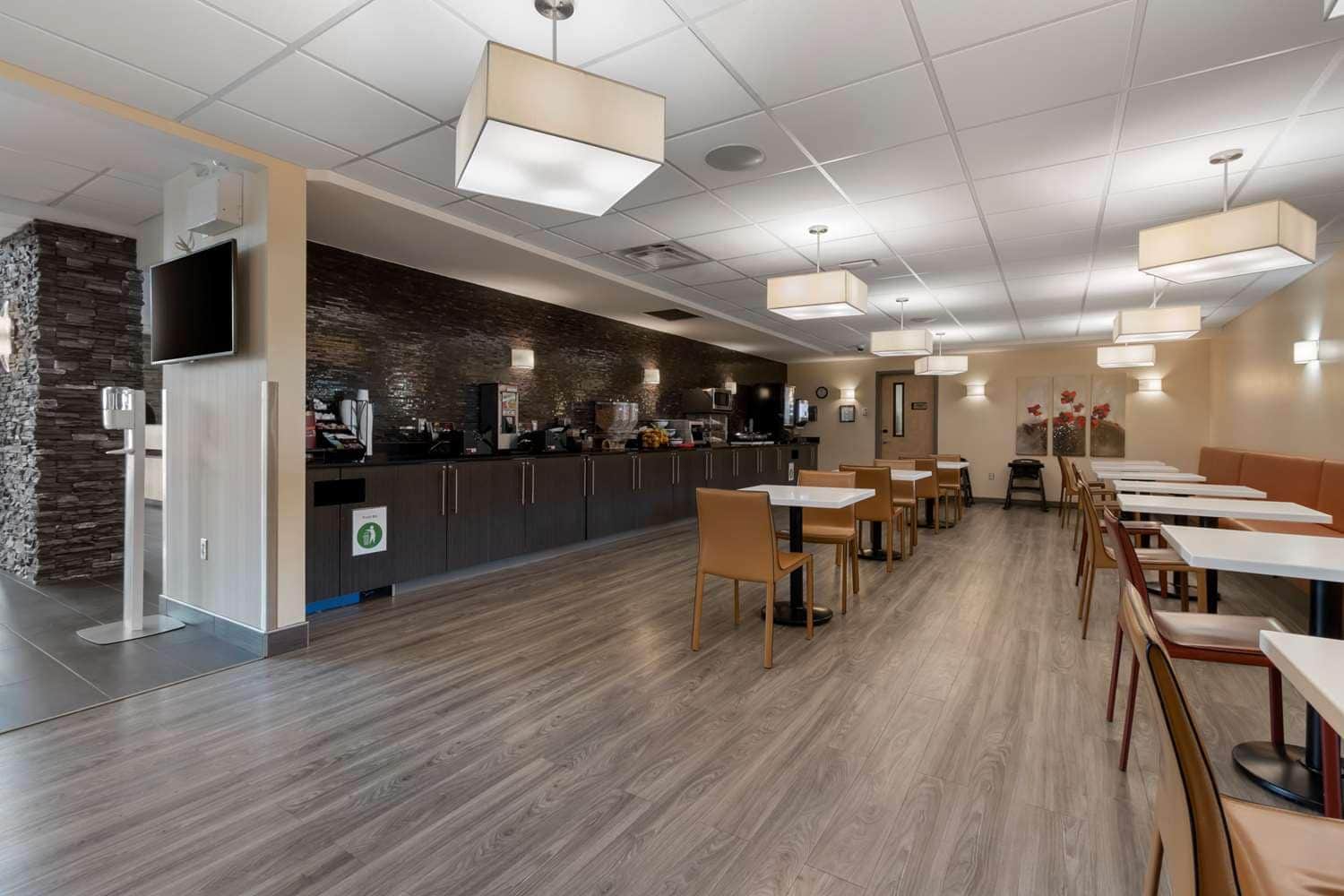Best Western Plus Airport Inn & Suites
