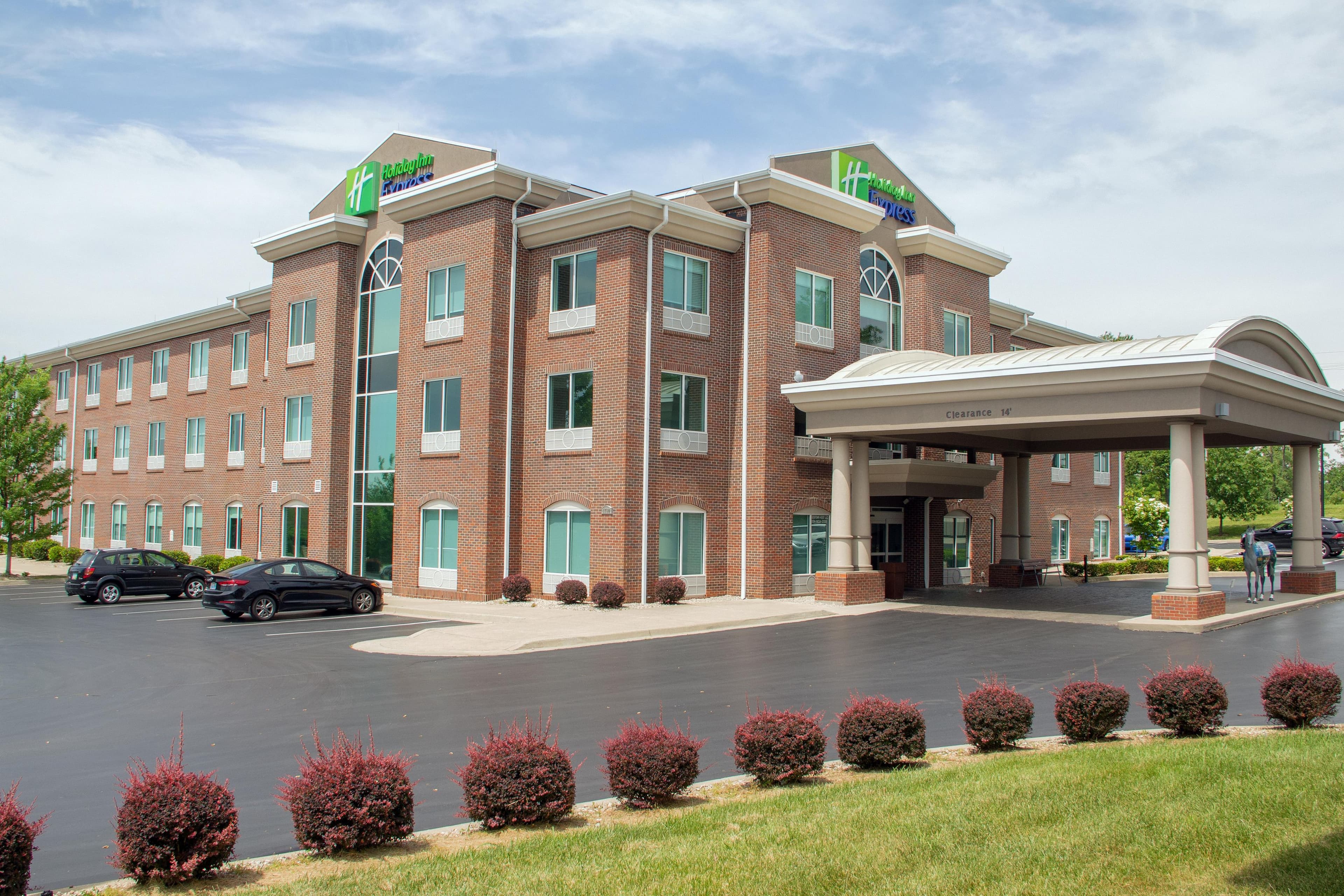 Holiday Inn Express & Suites Lexington Downtown Area-Keeneland