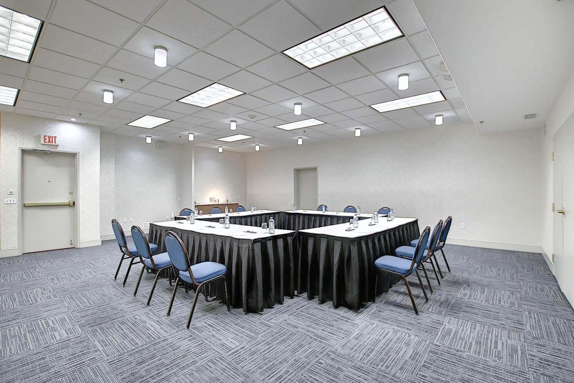 Holiday Inn Express & Suites Airport Calgary