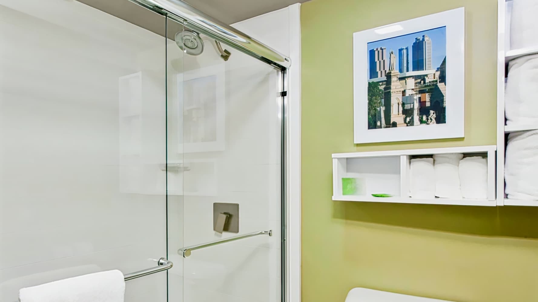 Holiday Inn Express Galleria Ballpark