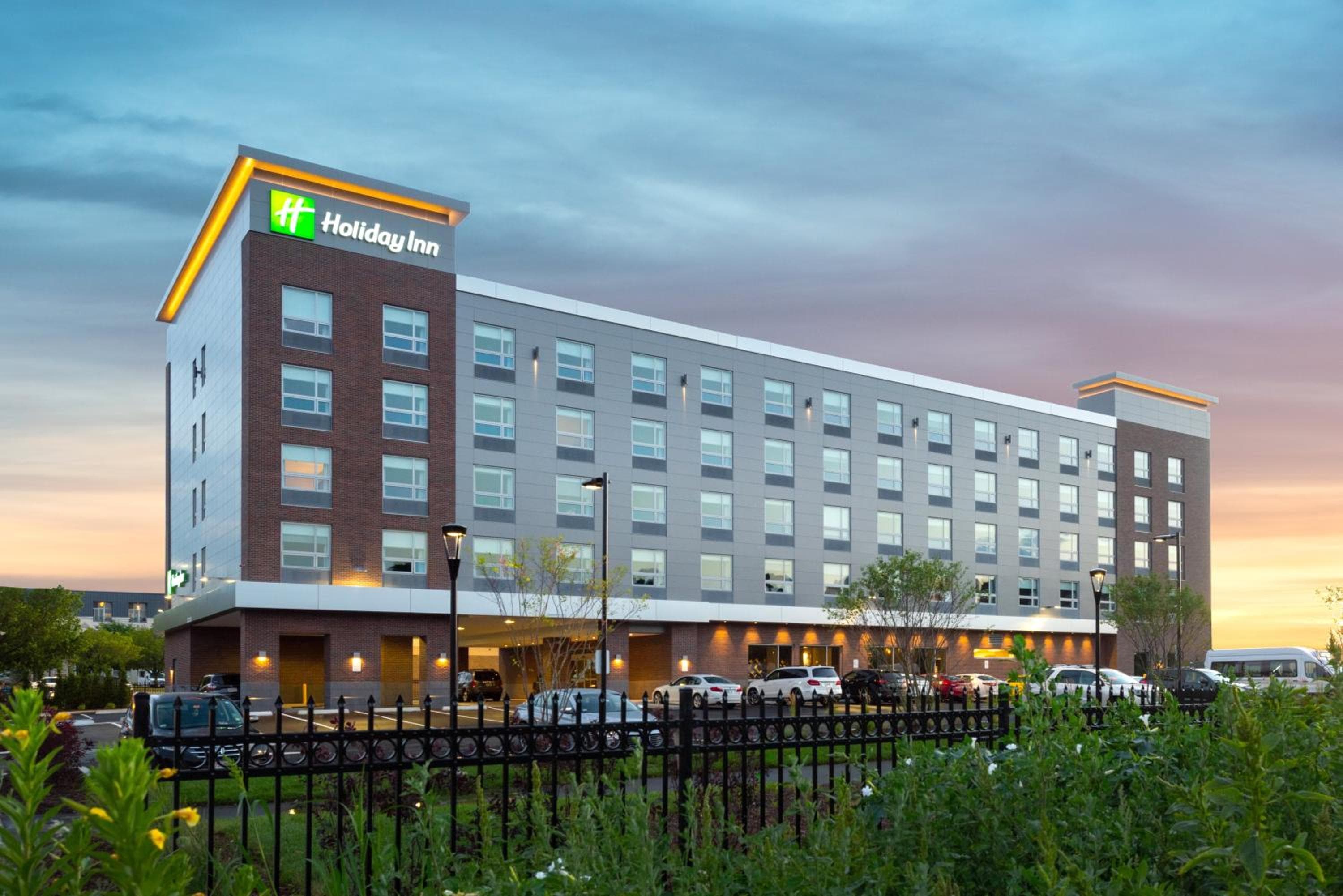 Holiday Inn Boston Logan Airport - Chelsea