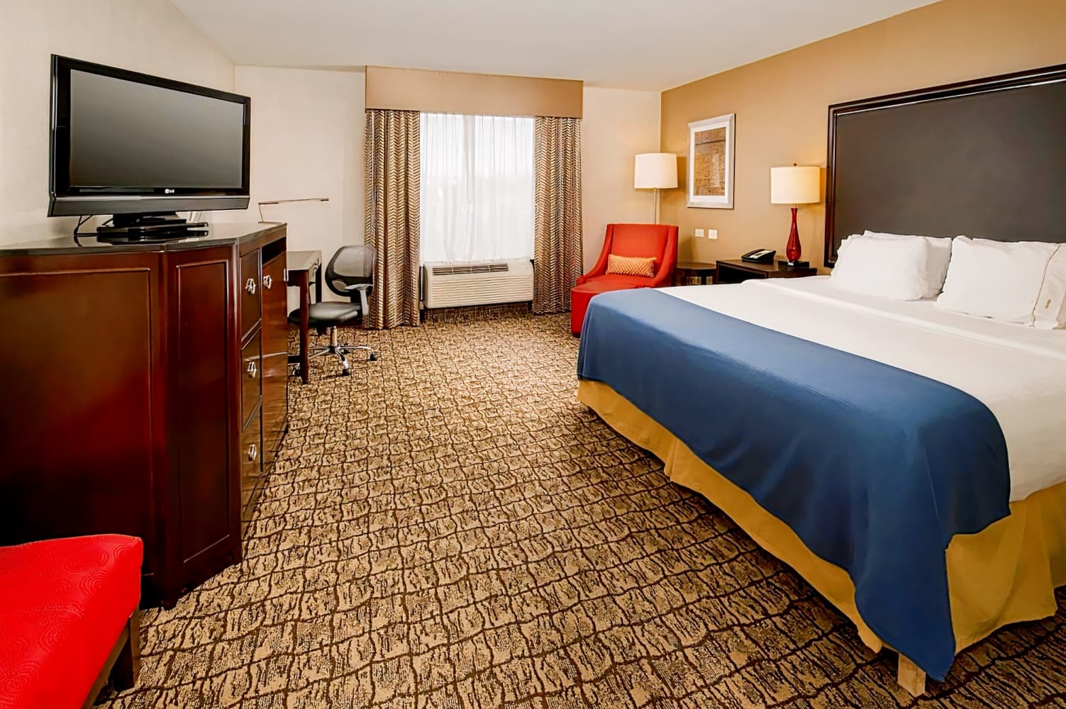 Holiday Inn Express & Suites Columbia - East Elkridge, an IHG Hotel