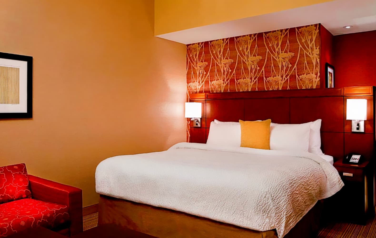 Courtyard by Marriott Syracuse Downtown at Armory Square