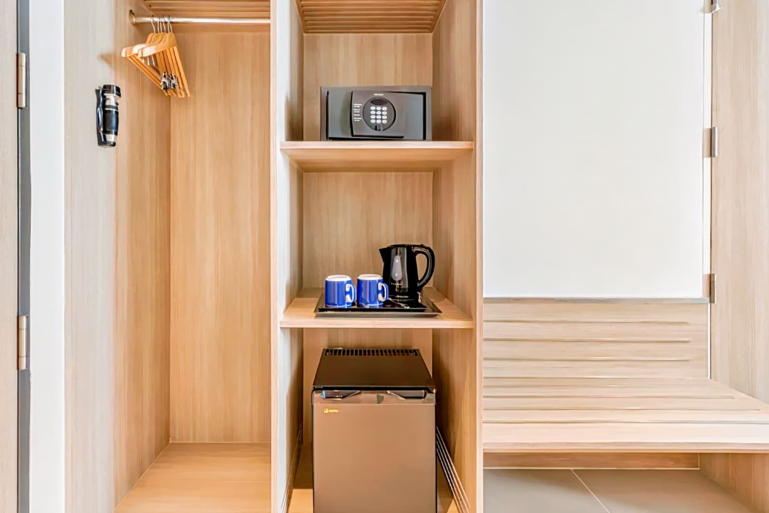 Holiday Inn Express Bangkok Soi Soonvijai, an IHG Hotel