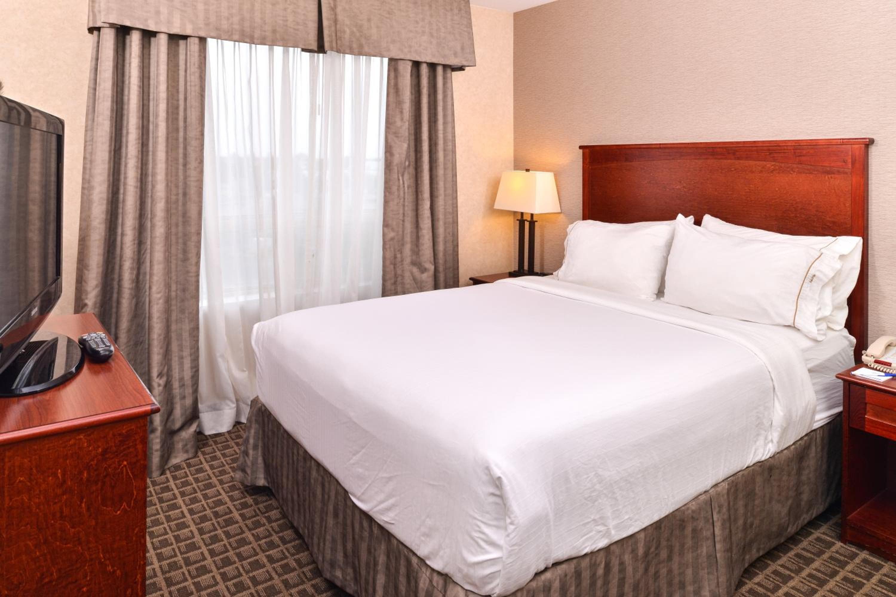 Holiday Inn Express Edmonton North, an IHG Hotel