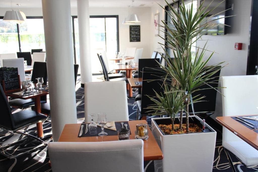 Kyriad Saint Quentin en Yvelines Montigny