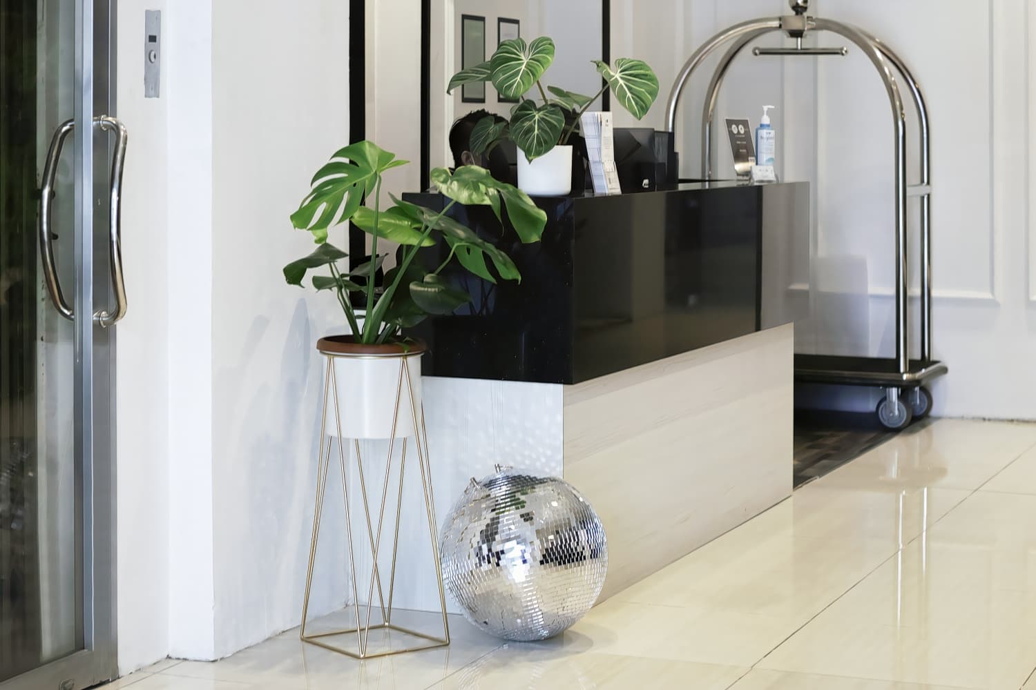 Victoria Hotel, a NuVe Group Collection