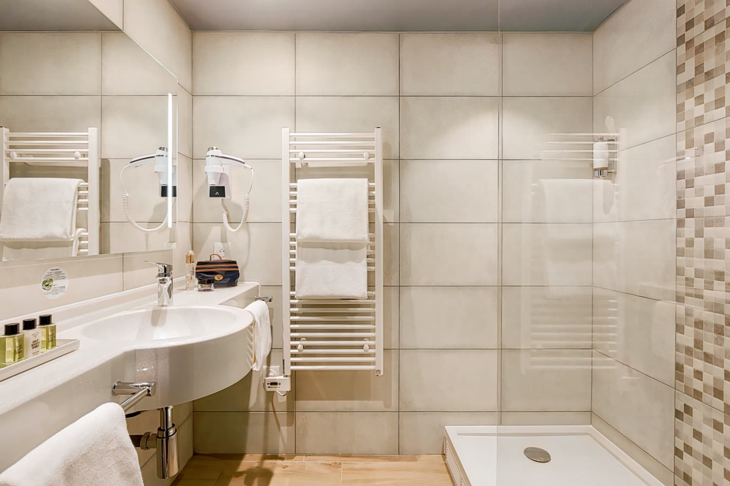 Hôtel Roi Soleil Prestige Plaisir - St Quentin