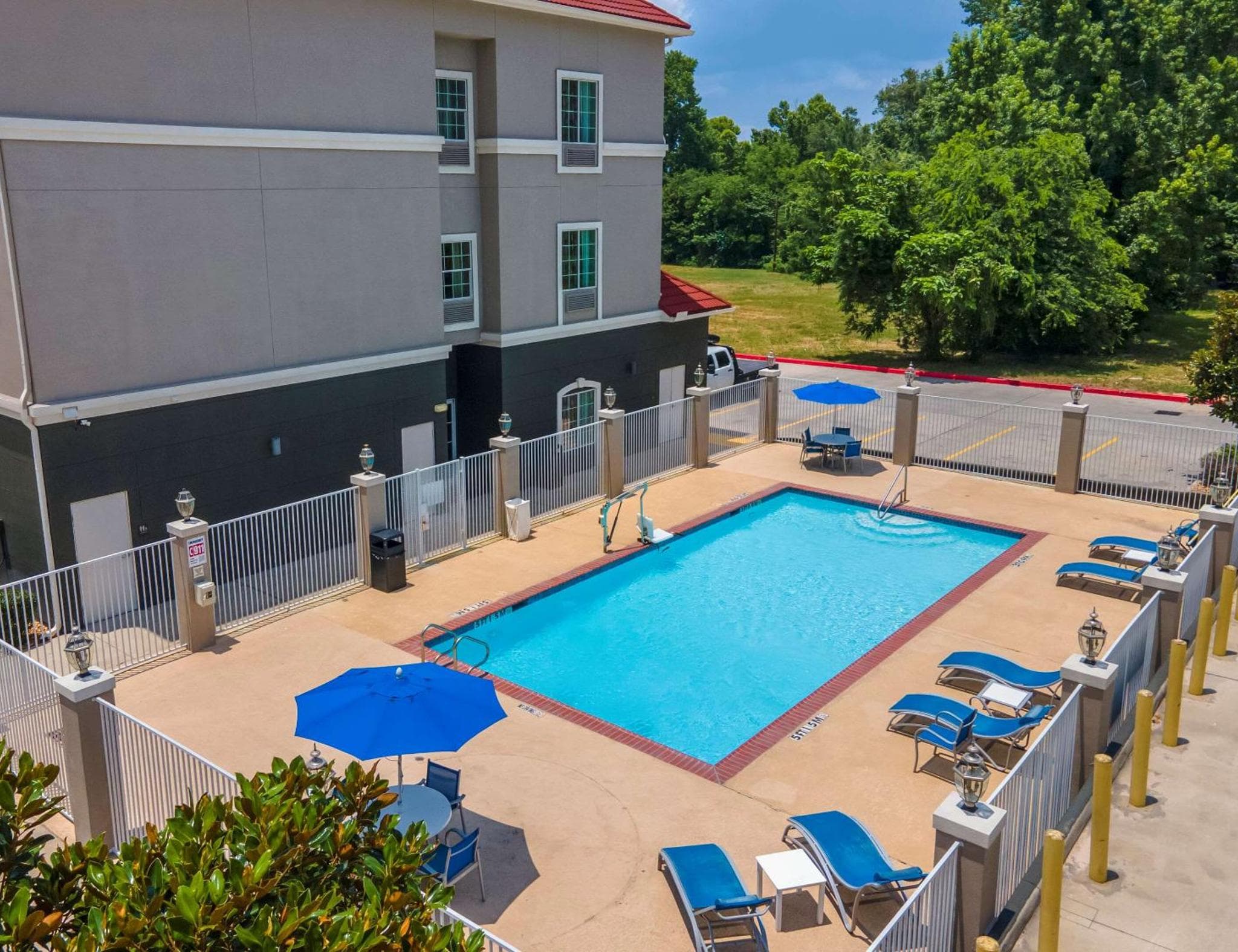 Comfort Inn & Suites Cleveland, Texas