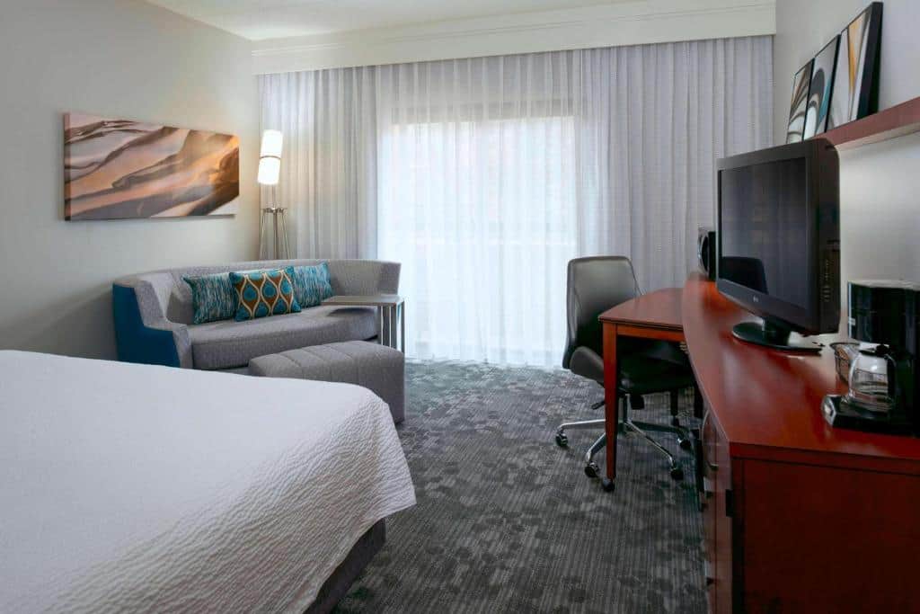 Courtyard by Marriott Kansas City Airport