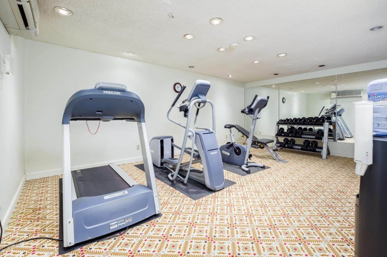 The Farmington Inn & Suites