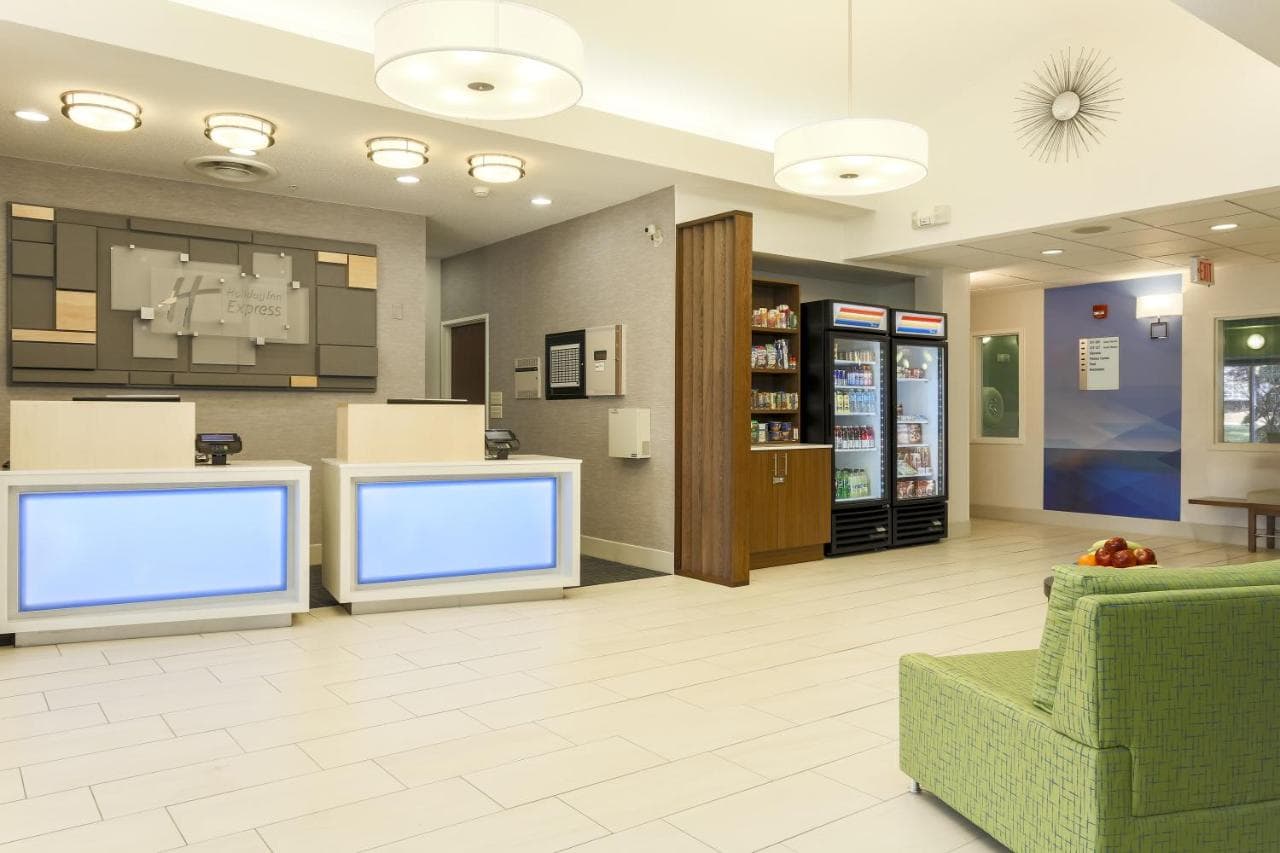 Holiday Inn Express Rochester NE - Irondequoit by IHG