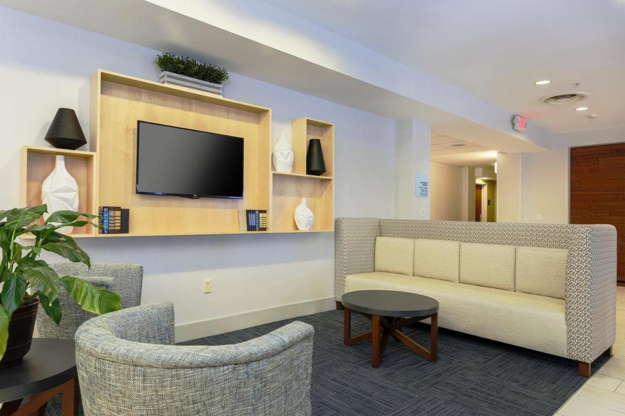 Holiday Inn Express Rochester NE - Irondequoit by IHG