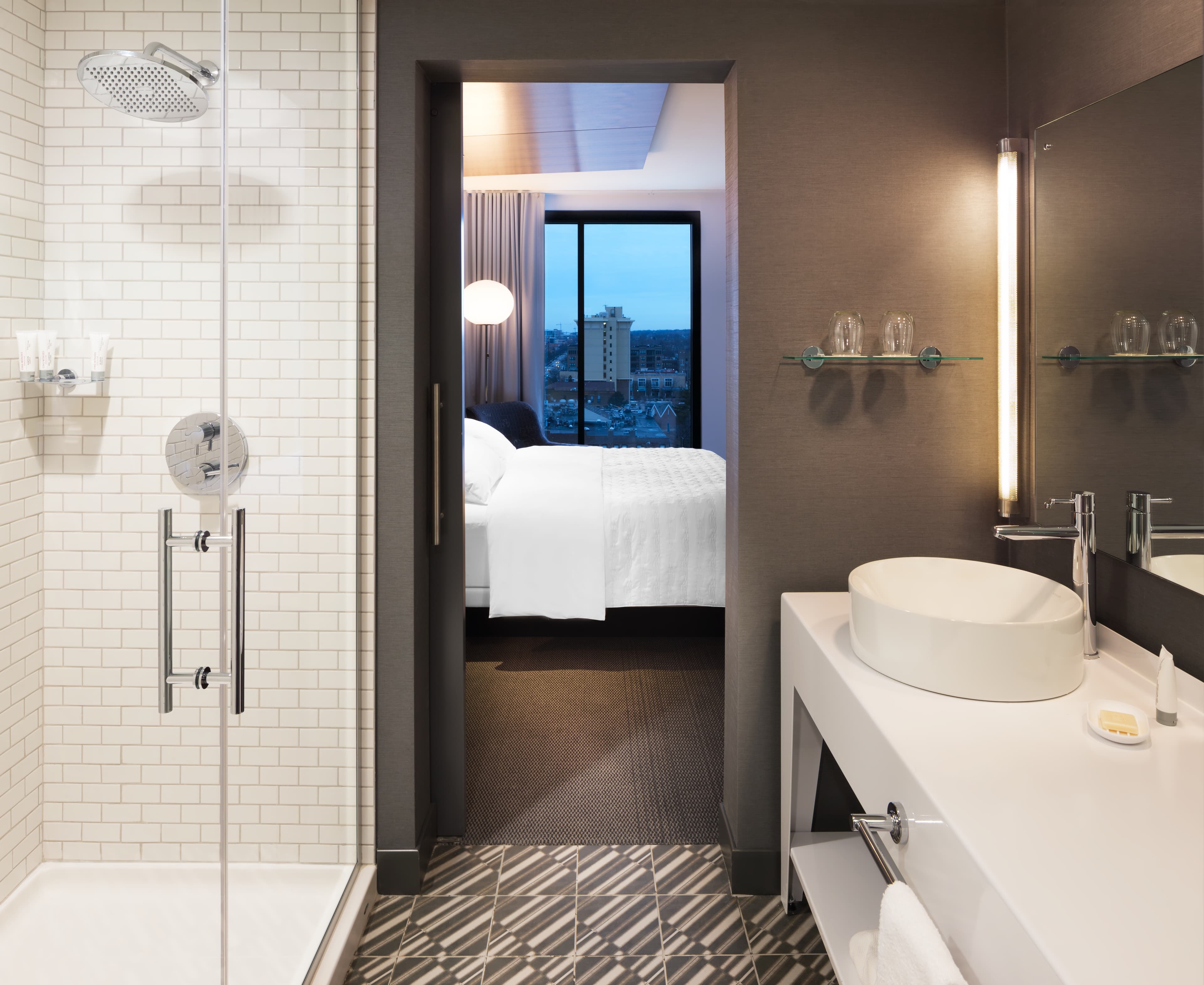 Le Méridien Columbus, The Joseph