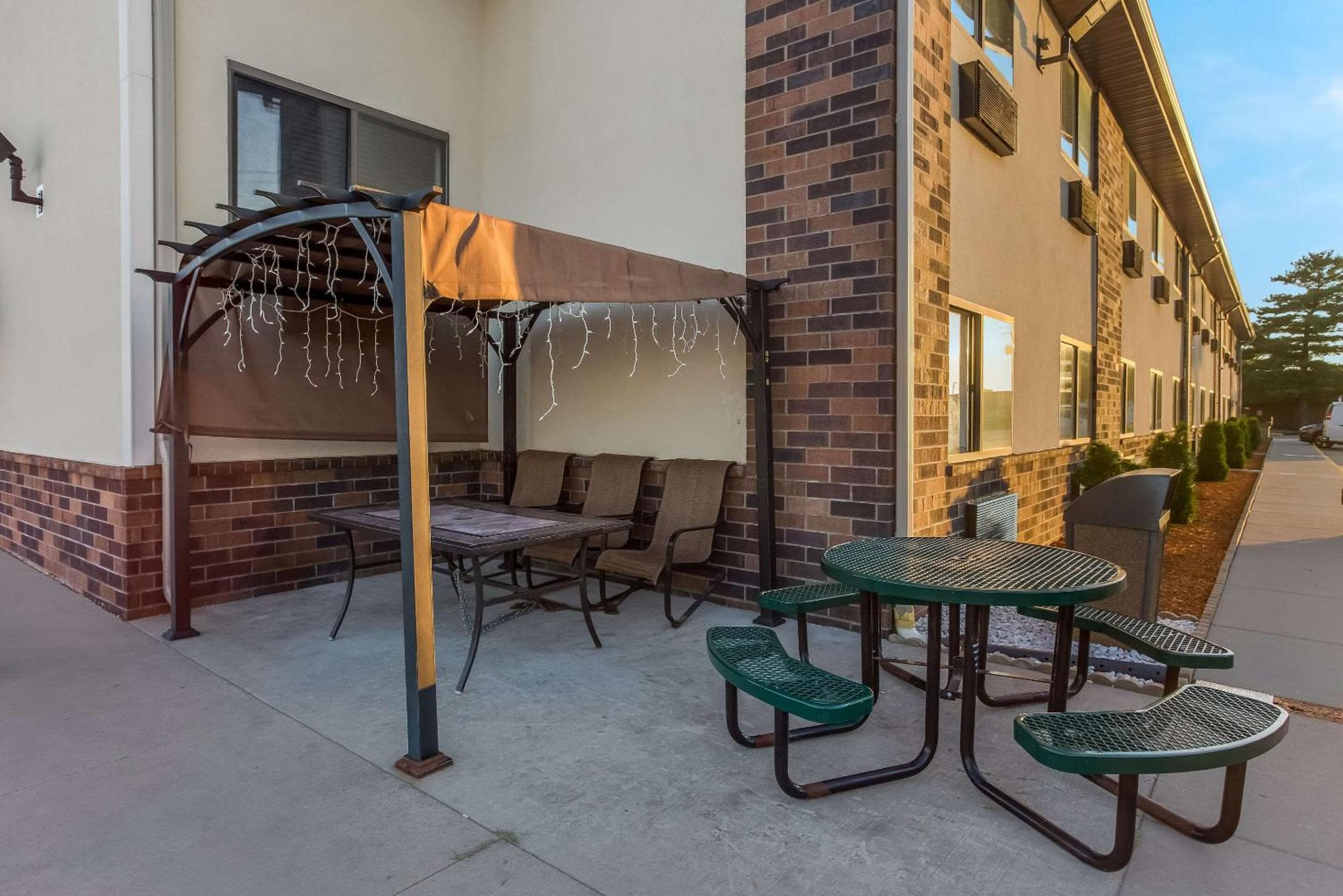 Quality Inn Galesburg near US Highway 34 and I-74