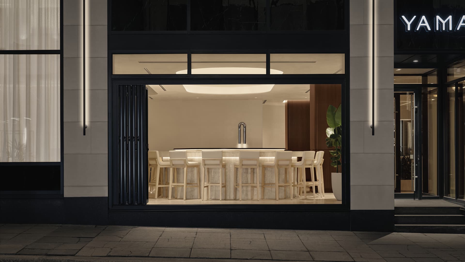 Vogue Hotel Montreal Downtown, Curio Collection by Hilton