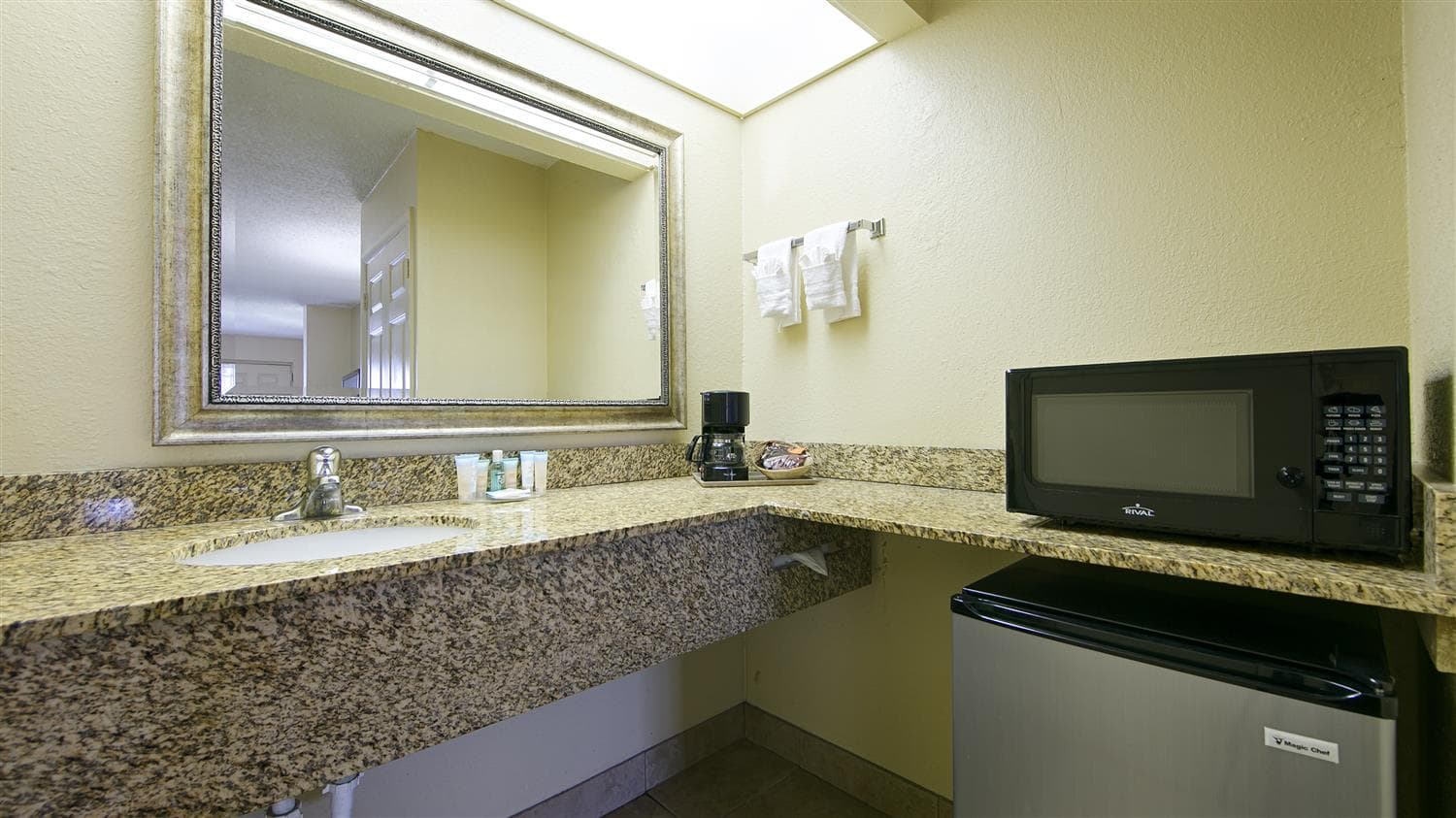 Best Western Orlando East Inn & Suites
