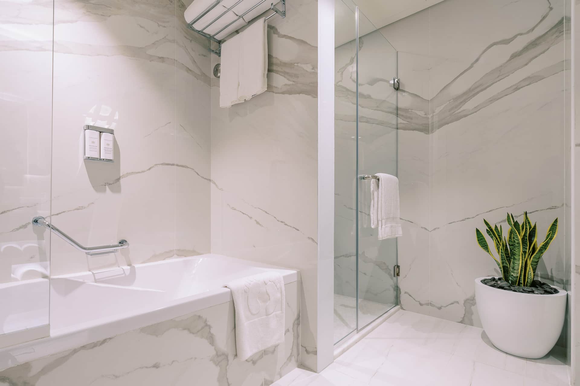 Khalidia Palace Hotel Dubai by Mourouj Gloria