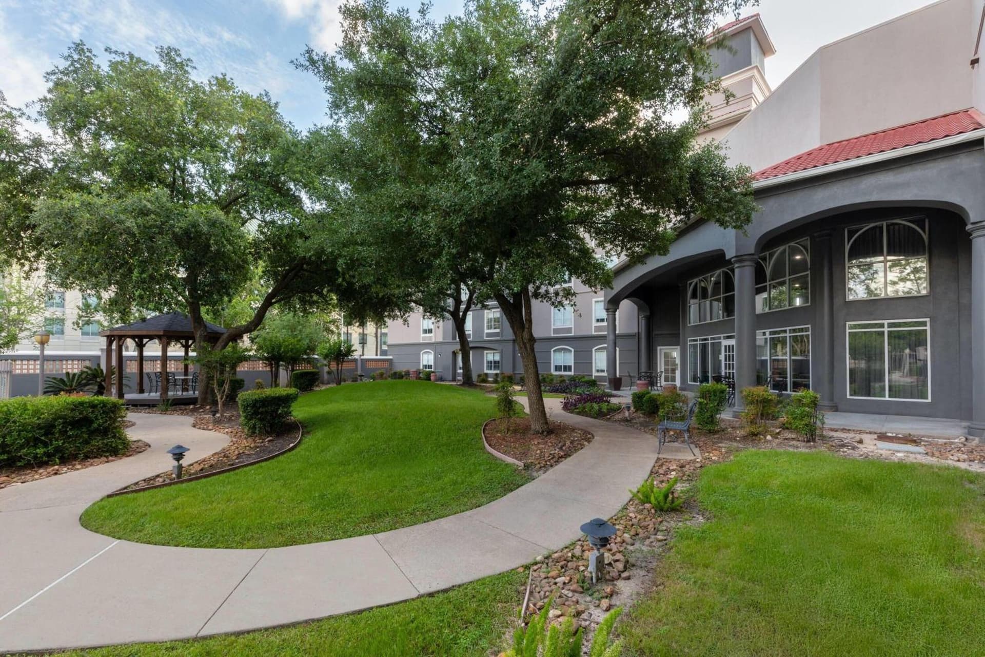 La Quinta Inn & Suites by Wyndham Houston Bush IAH South