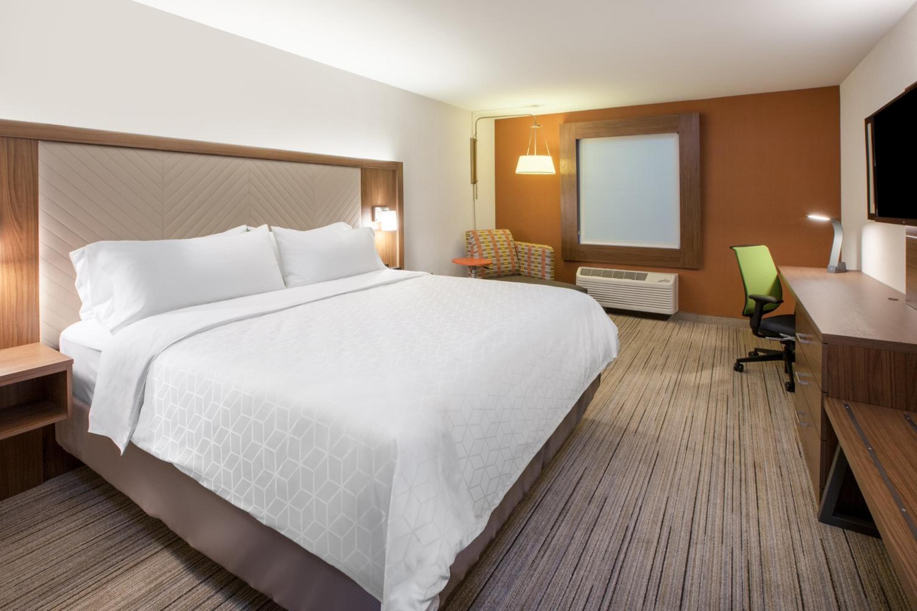 Holiday Inn Express & Suites Kearney by IHG