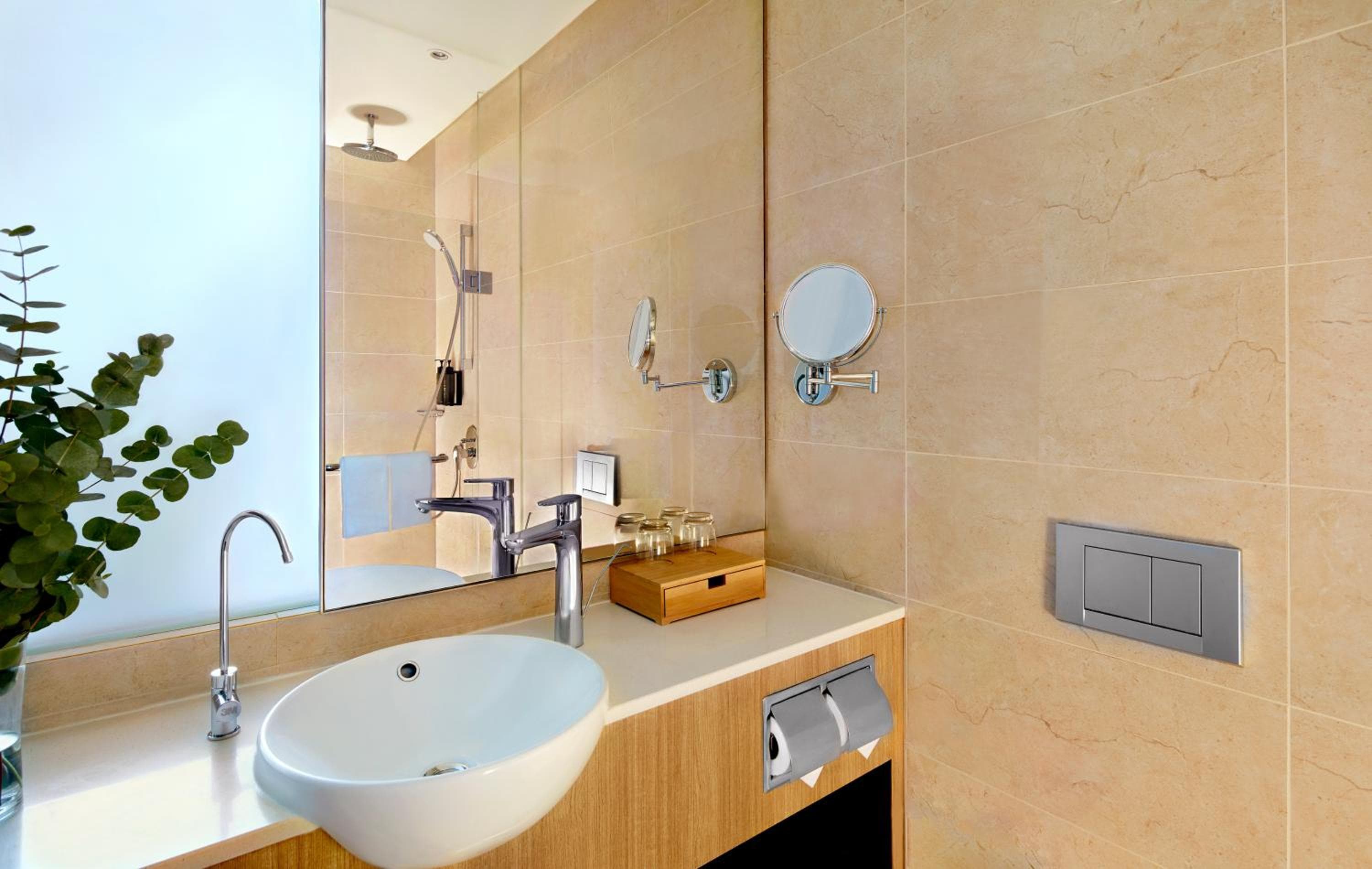 Momentus Hotel Alexandra