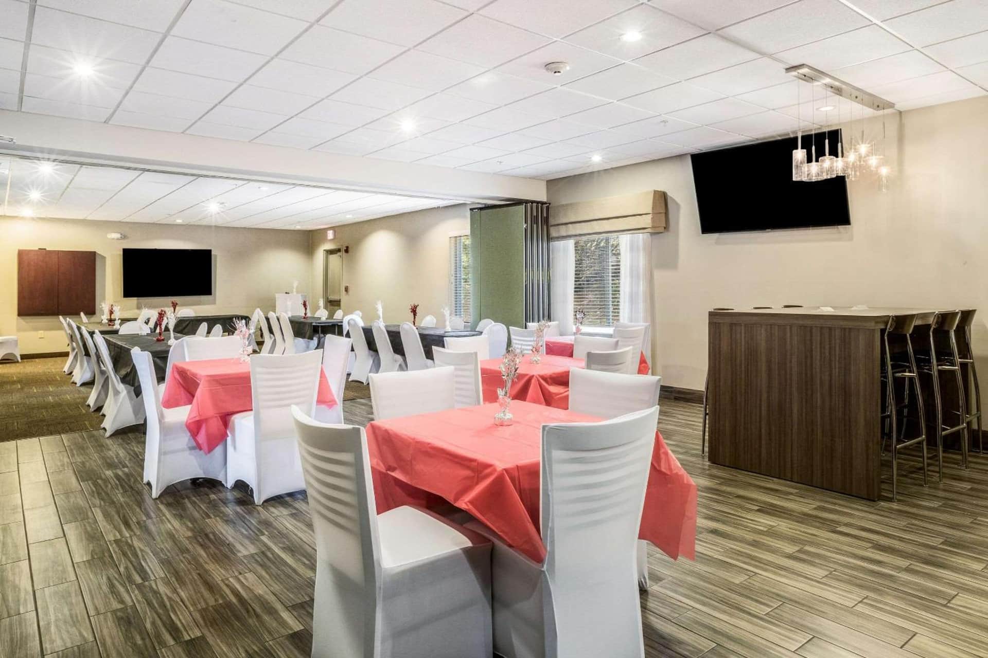 Sleep Inn & Suites