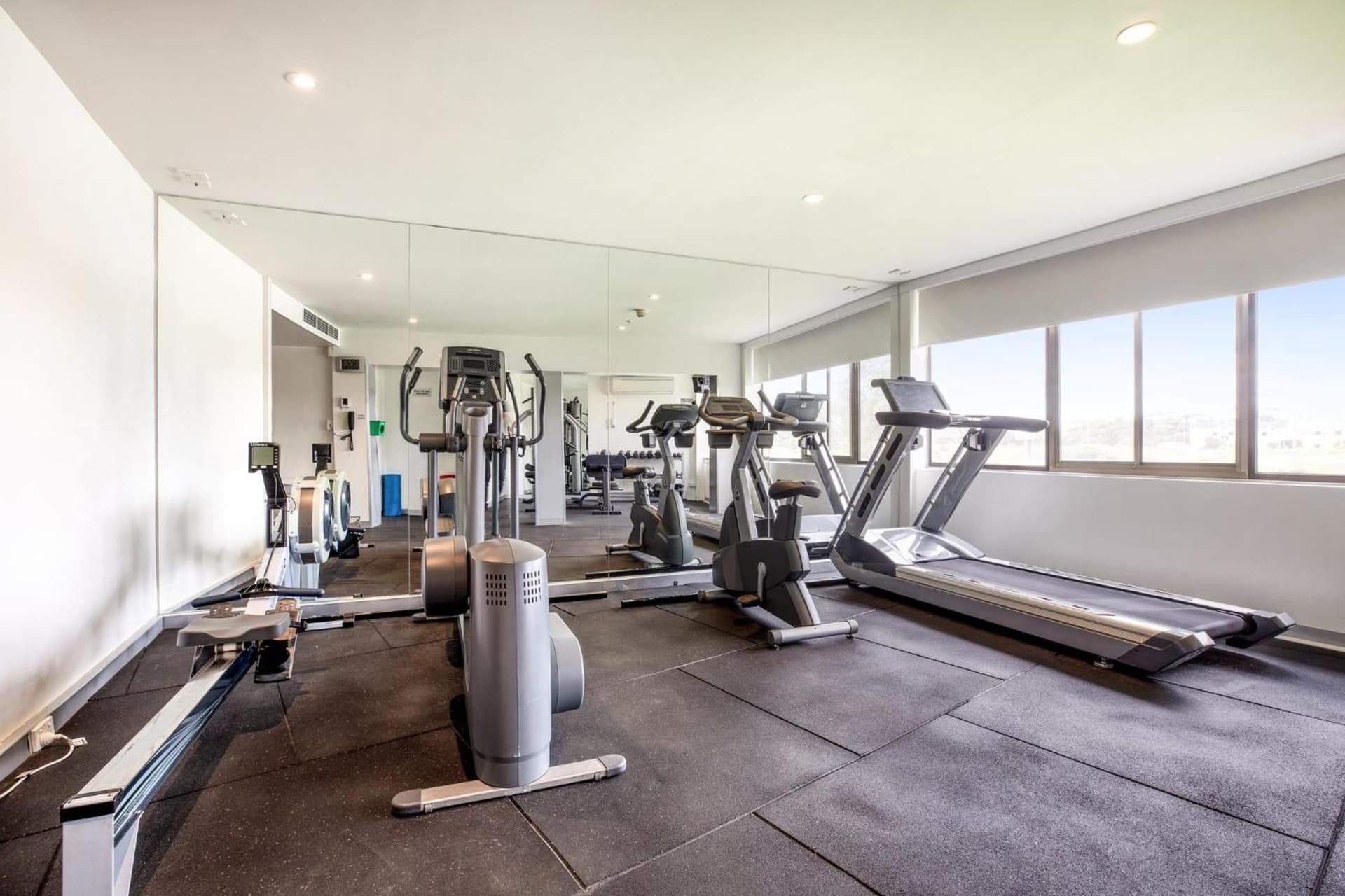 Holiday Inn Melbourne Airport by IHG