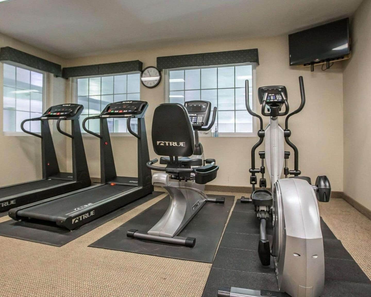 Quality Inn & Suites Dixon near I-88
