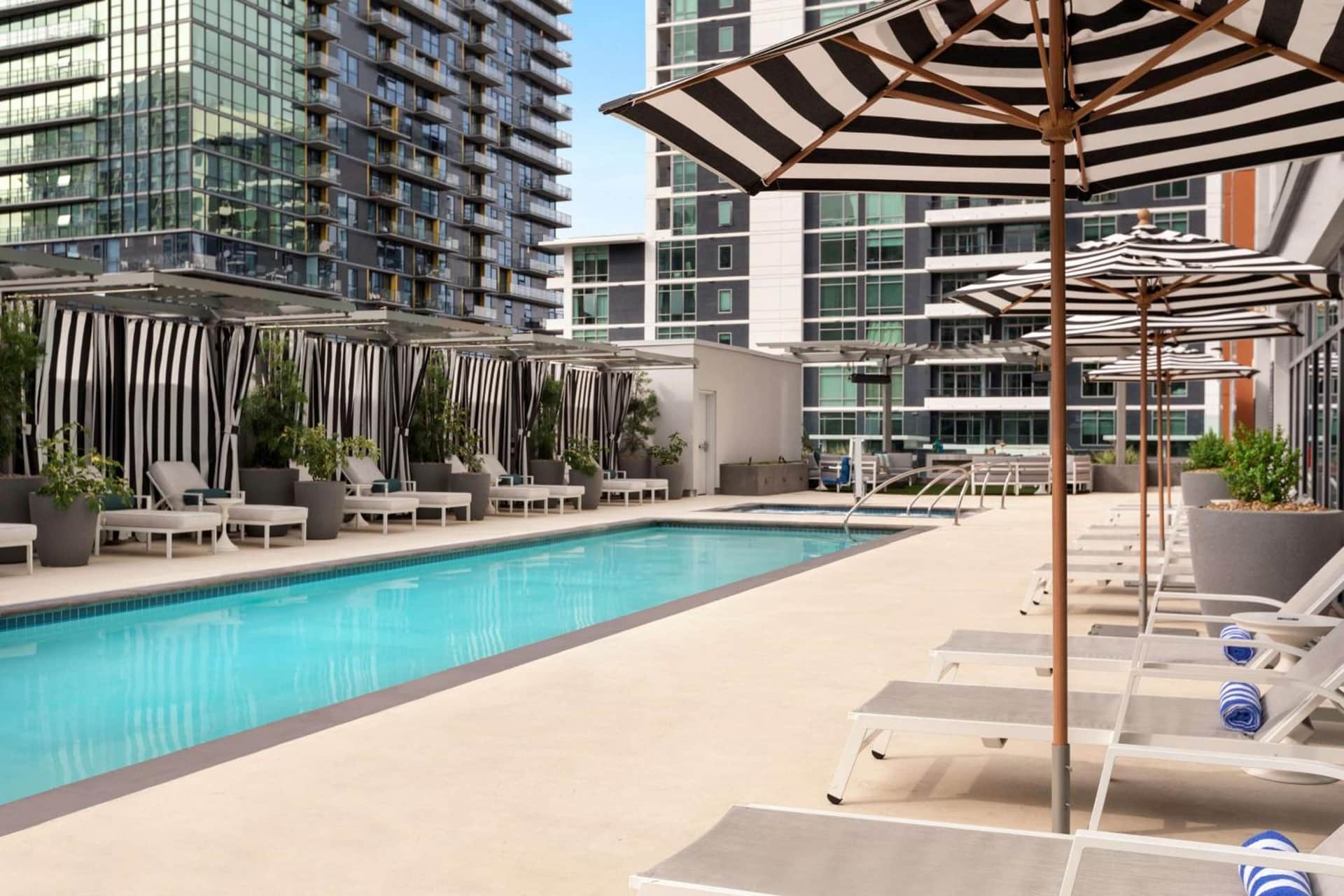 Carte Hotel San Diego Downtown, Curio Collection by Hilton