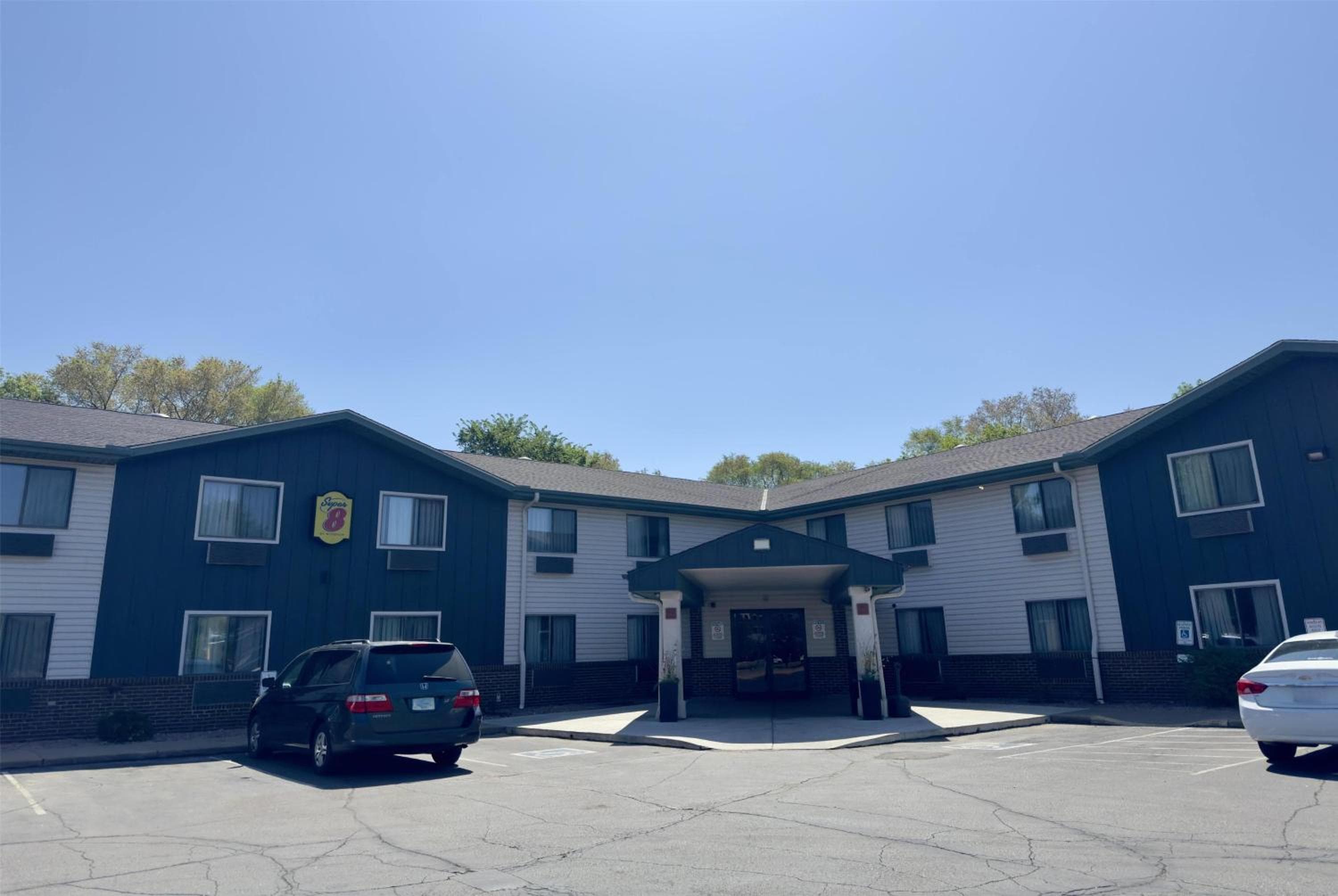 Super 8 by Wyndham Shakopee