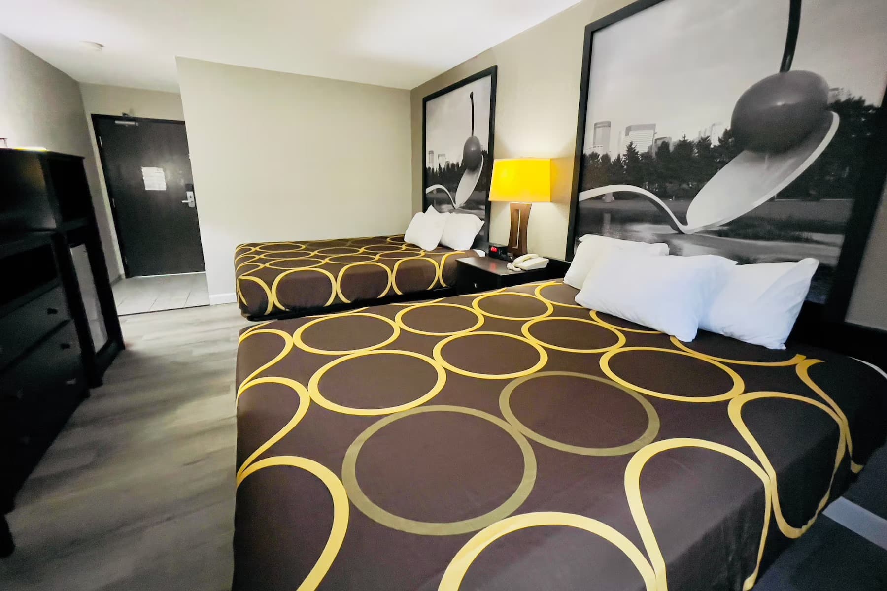 Super 8 by Wyndham Shakopee