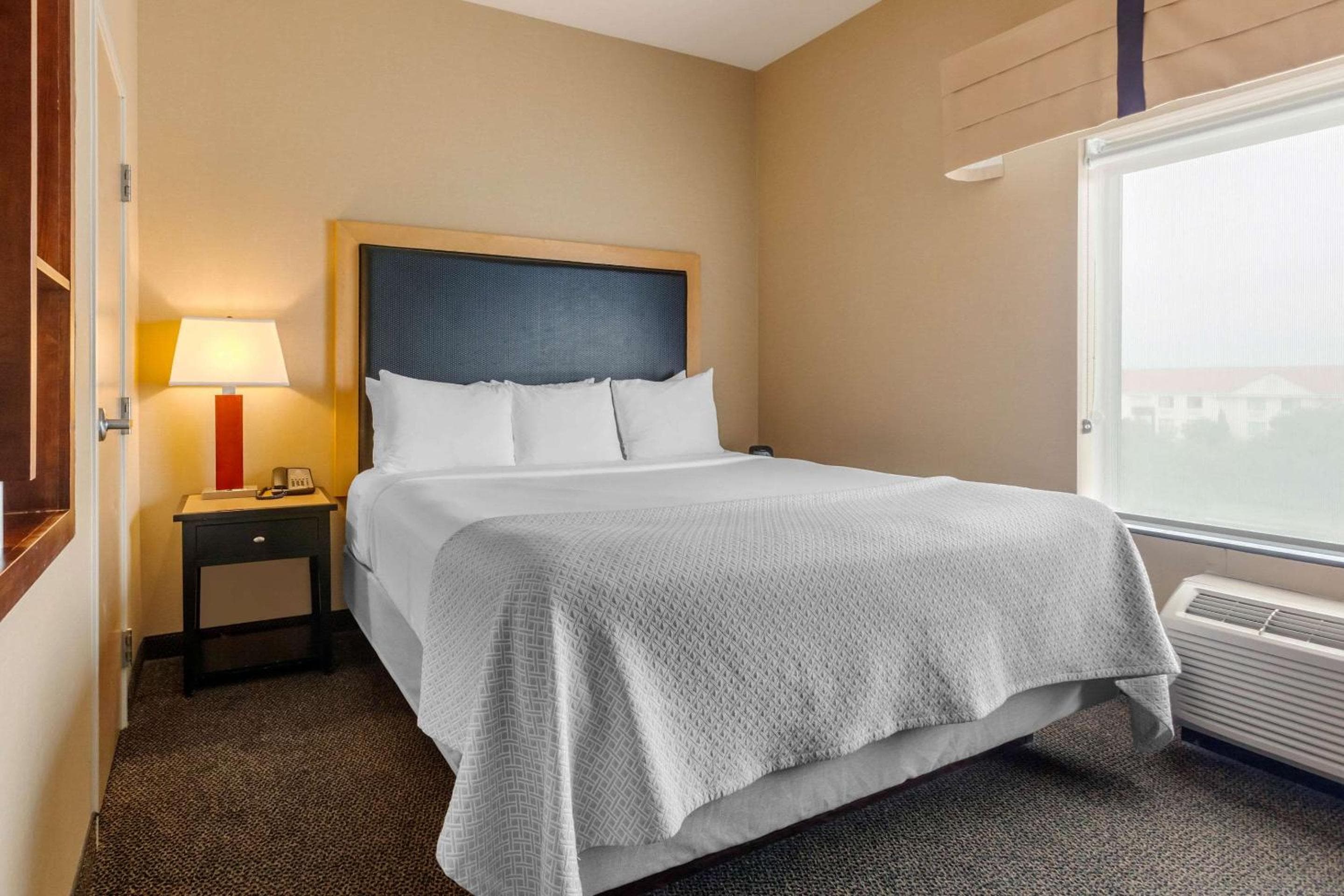 Cambria Hotel Denver International Airport