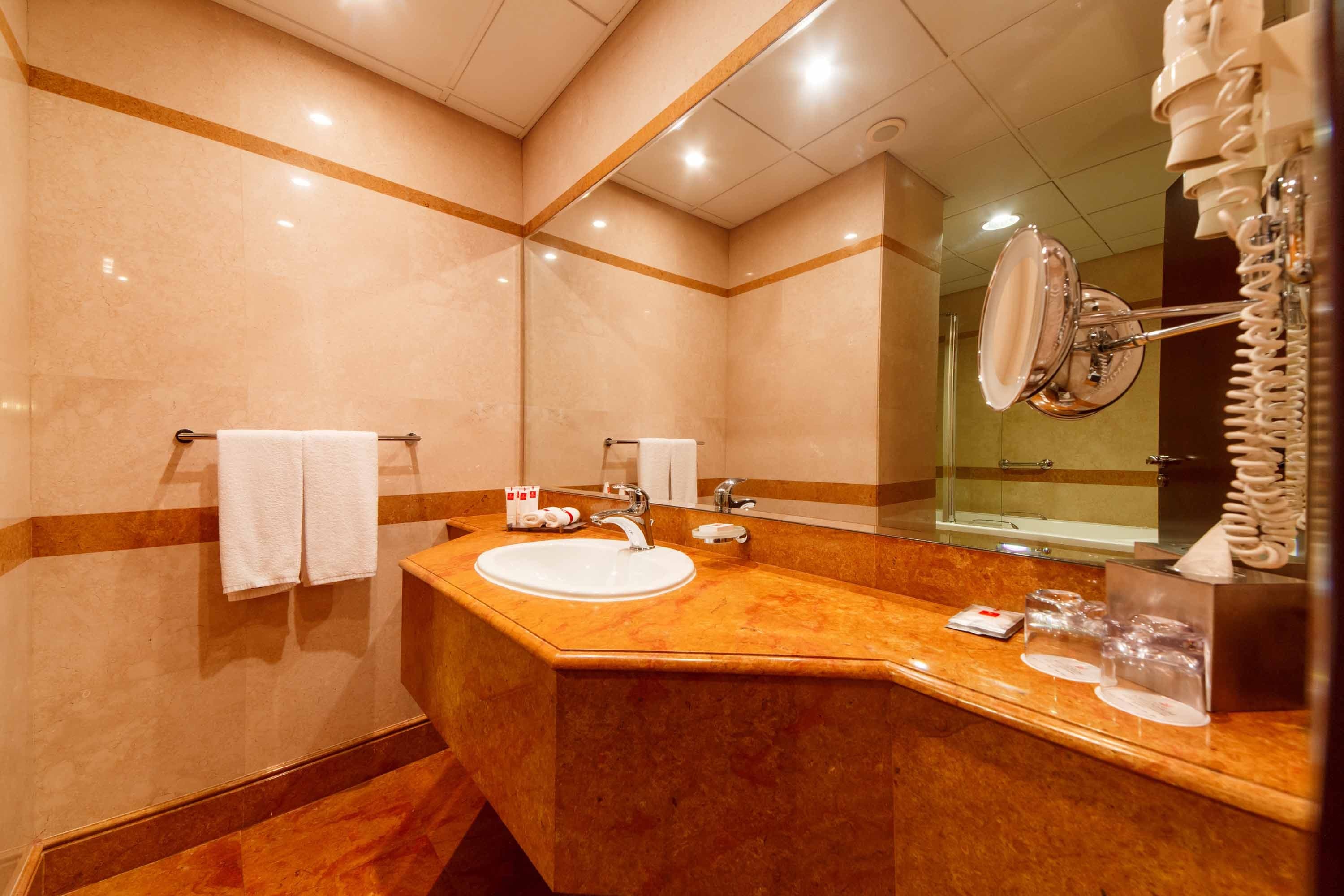 Grand Millennium Dubai Hotel